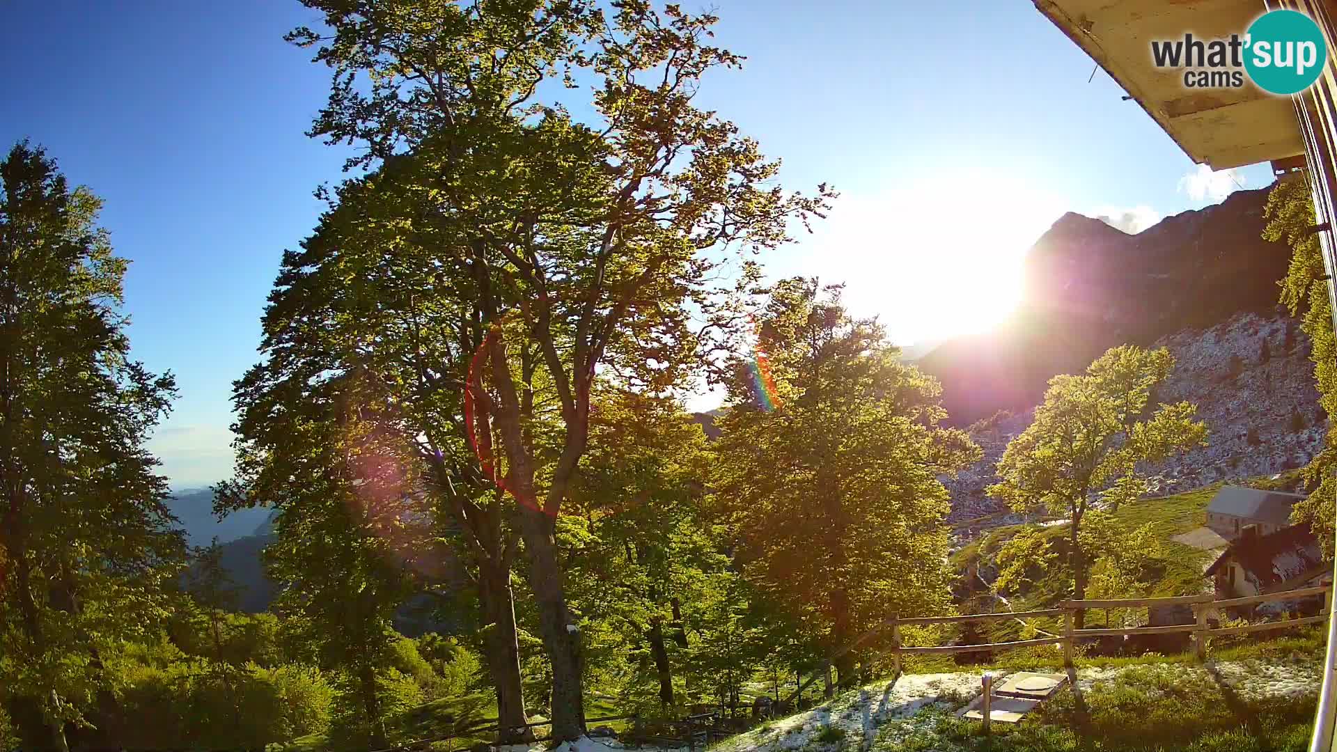 Baita di montagna Planina Razor webcam (1315) | vista su Tolminski Migovec