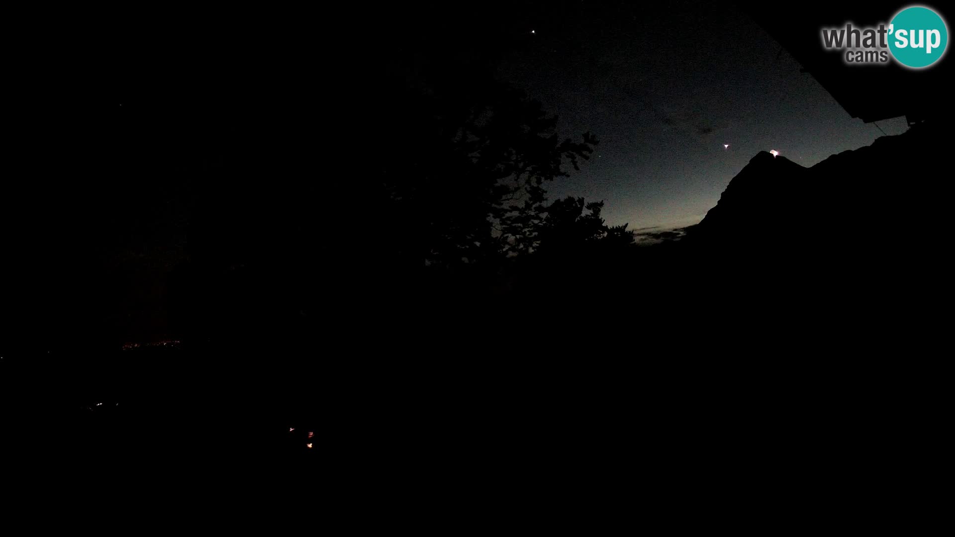 Baita di montagna Planina Razor webcam (1315) | vista su Tolminski Migovec