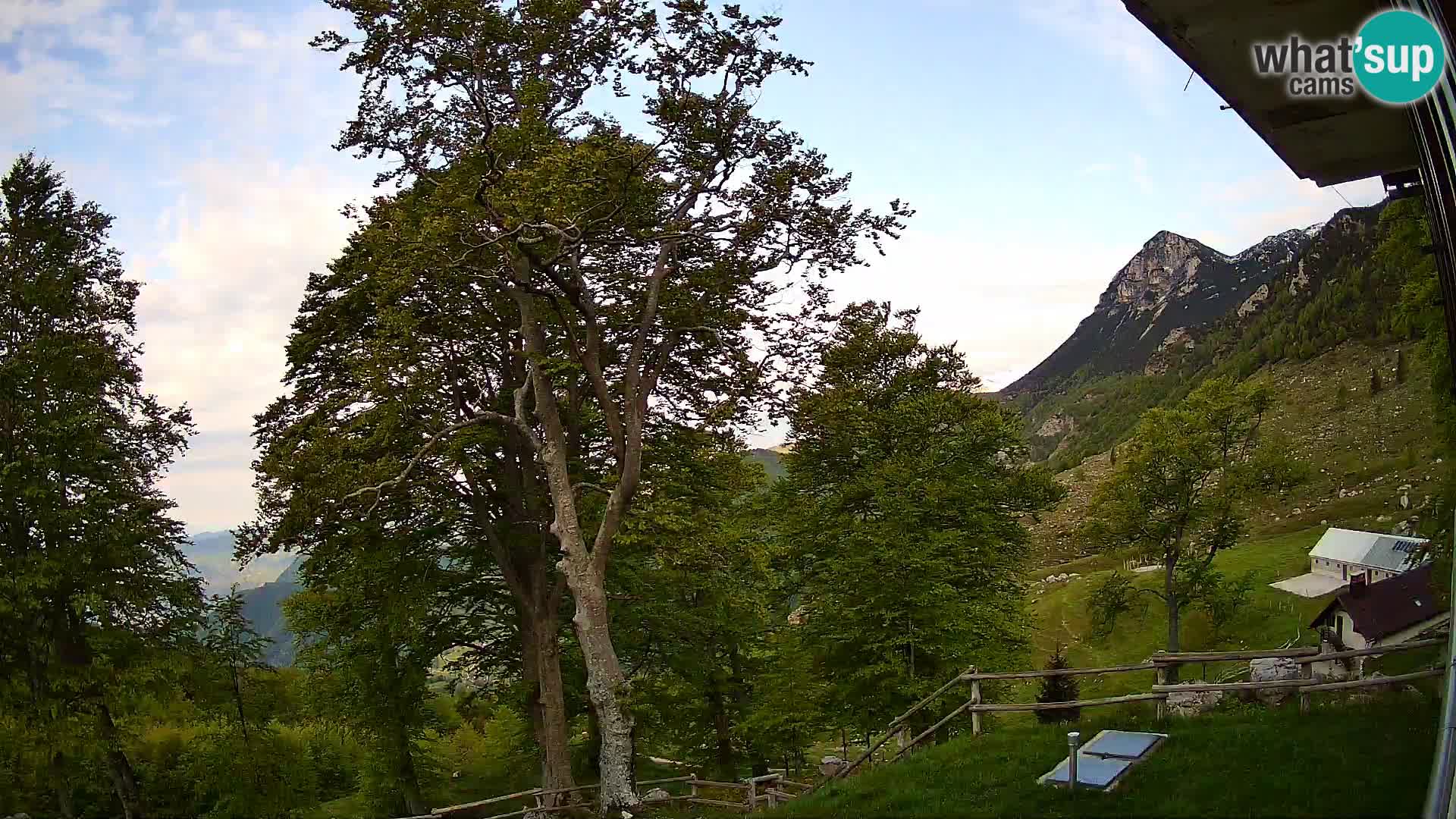 Refuge de la montagne Planina Razor caméra en direct (1315) | vue sur Tolminski Migovec