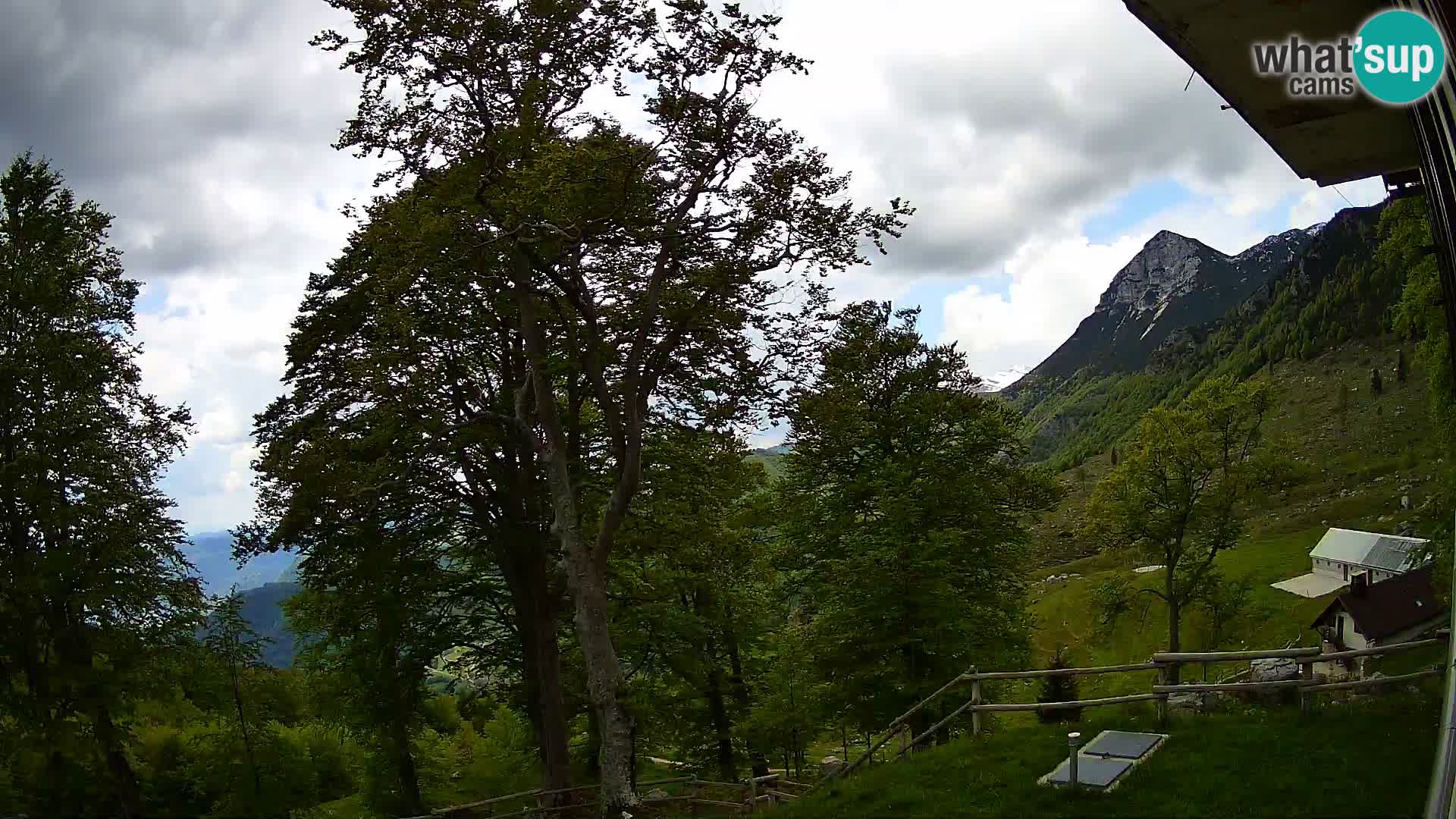 Refuge de la montagne Planina Razor caméra en direct (1315) | vue sur Tolminski Migovec