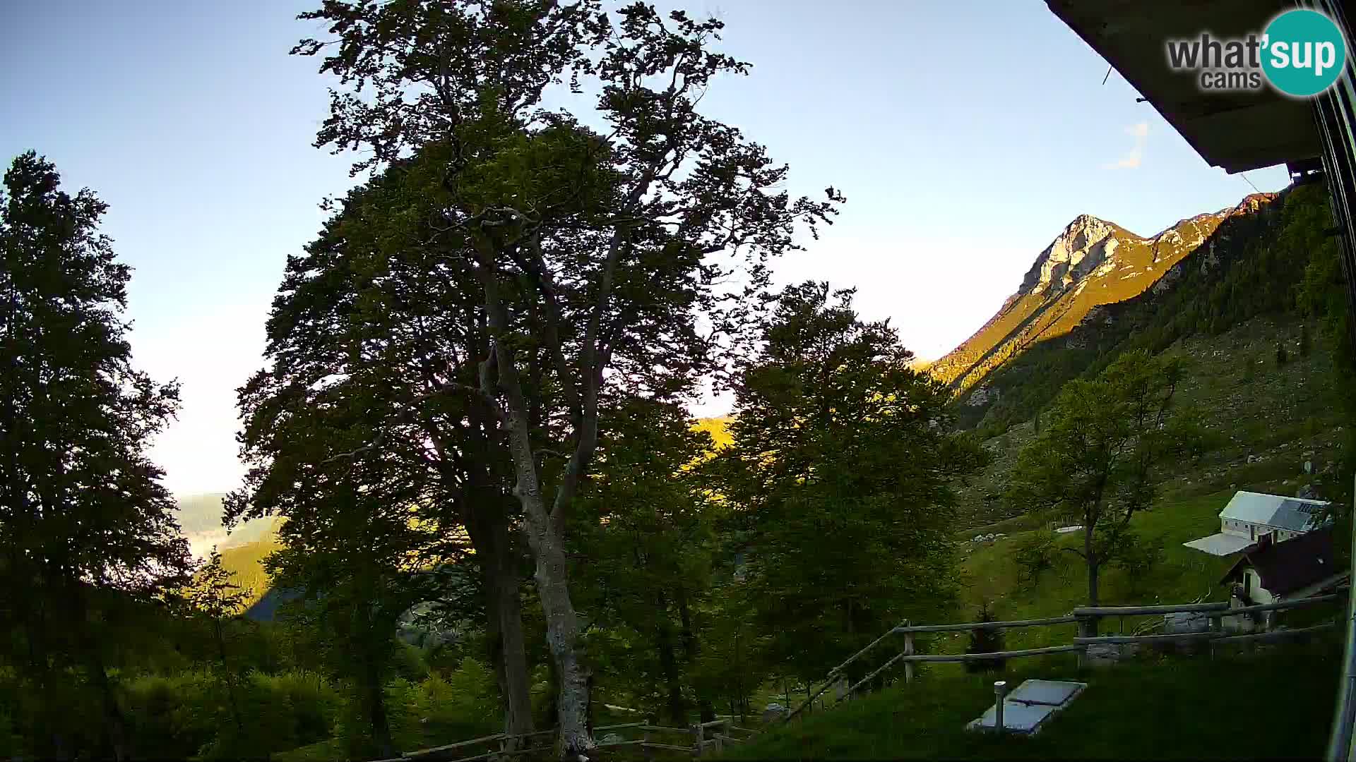 Refuge de la montagne Planina Razor caméra en direct (1315) | vue sur Tolminski Migovec