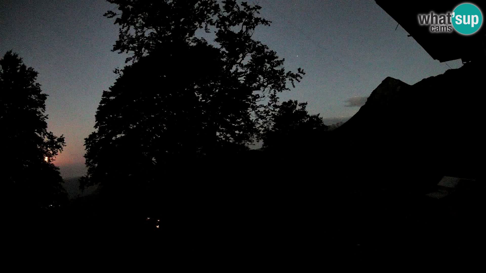 Planina Razor Bergütte Webcam (1315) | Blick auf Tolminski Migovec