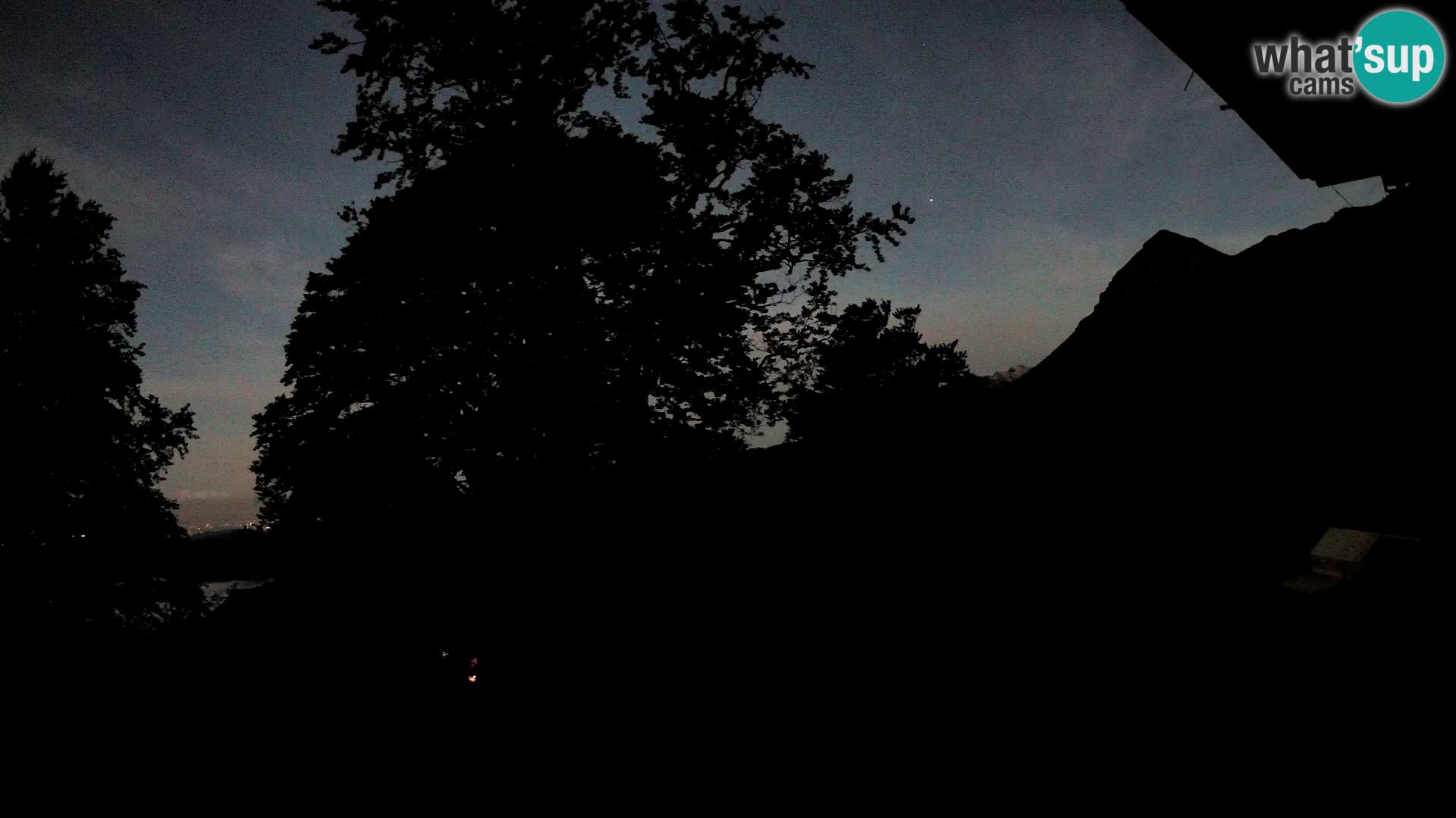 Planina Razor Bergütte Webcam (1315) | Blick auf Tolminski Migovec