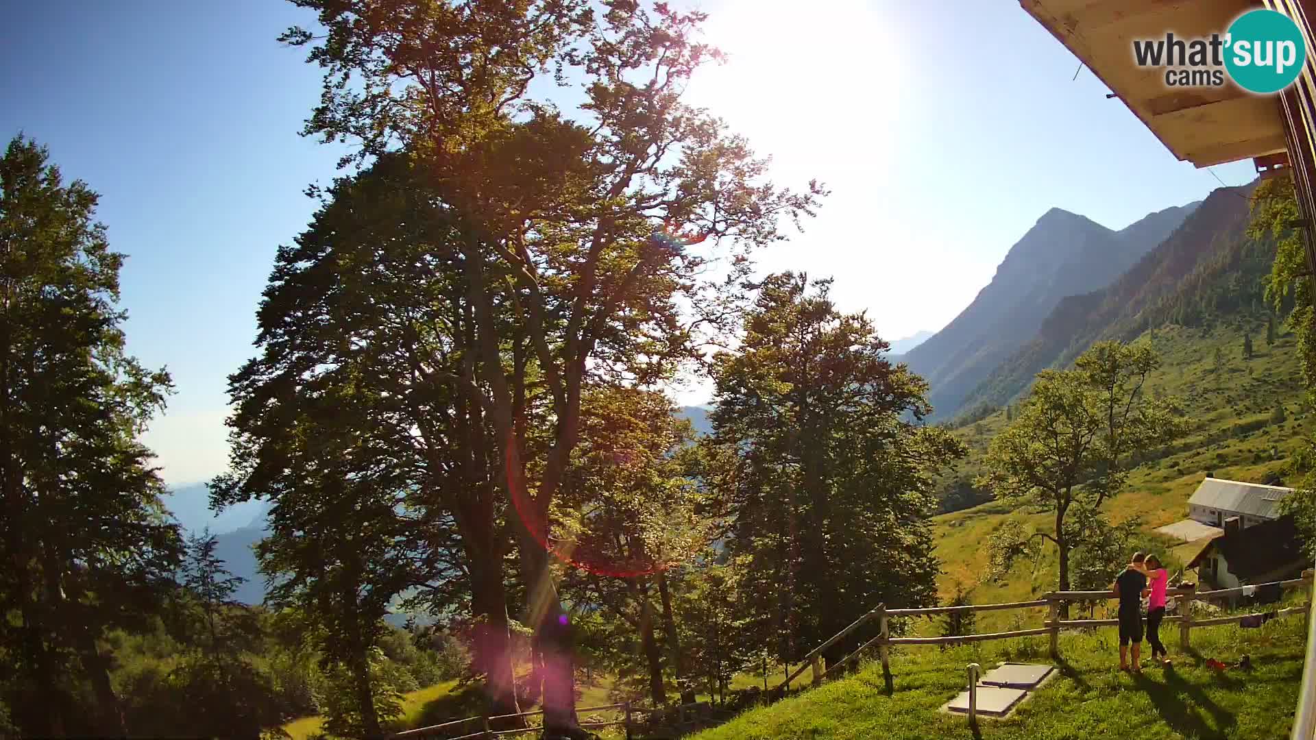 Planina Razor Bergütte Webcam (1315) | Blick auf Tolminski Migovec