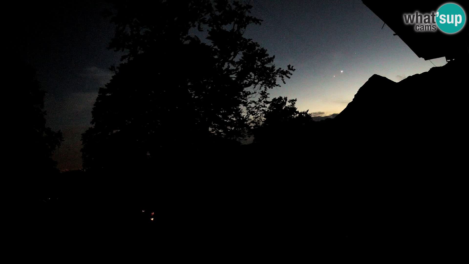 Planina Razor Mountain Hut live cam (1315) | view to Tolminski Migovec