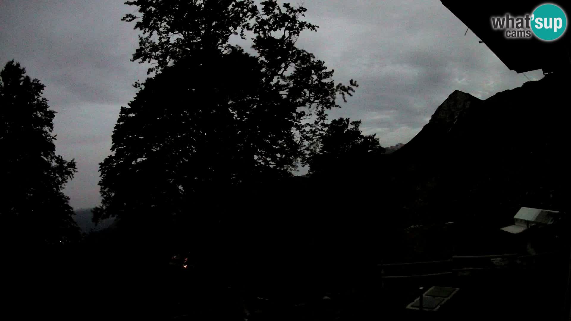 Planina Razor Bergütte Webcam (1315) | Blick auf Tolminski Migovec