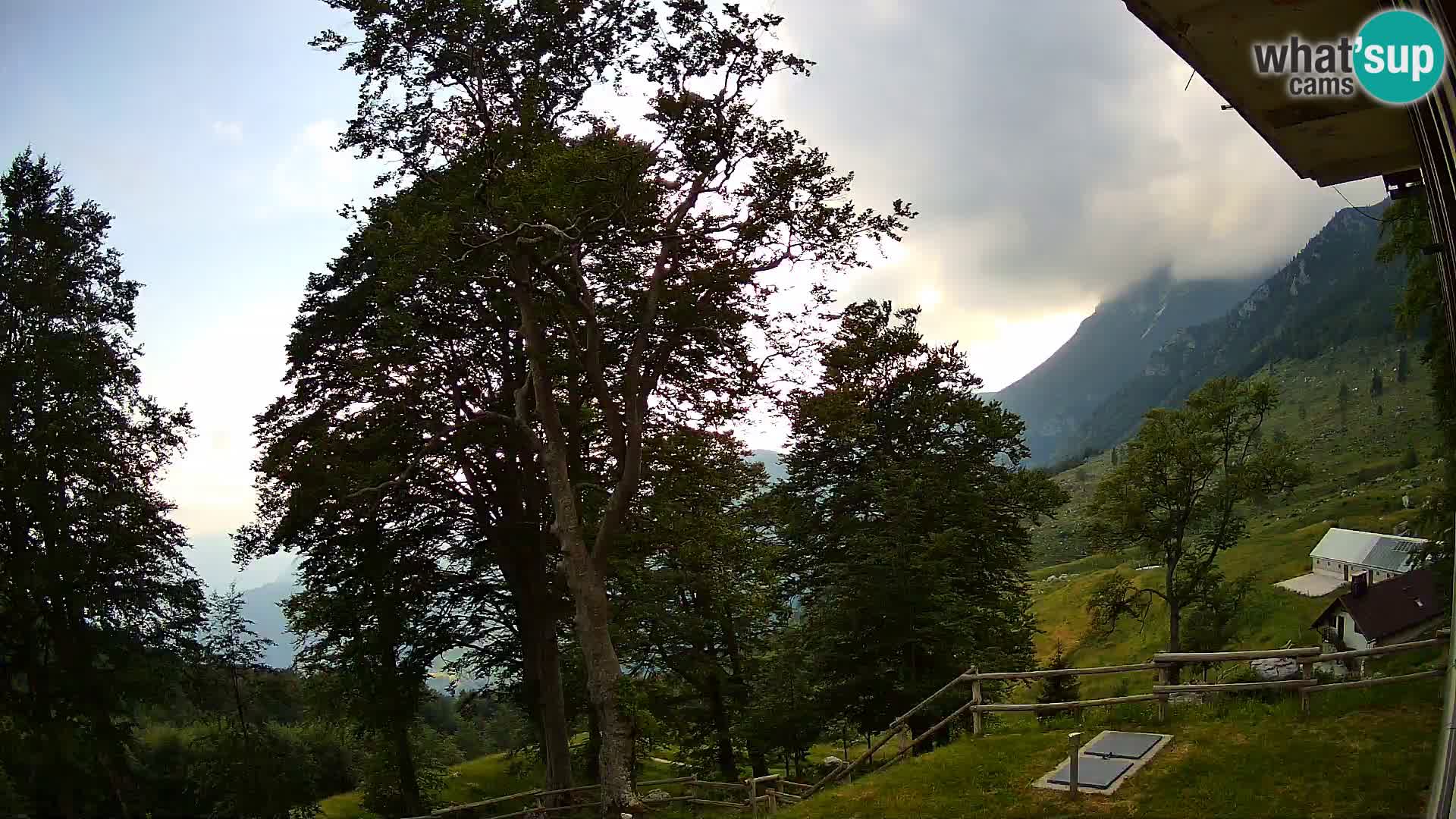Planina Razor Mountain Hut live cam (1315) | view to Tolminski Migovec