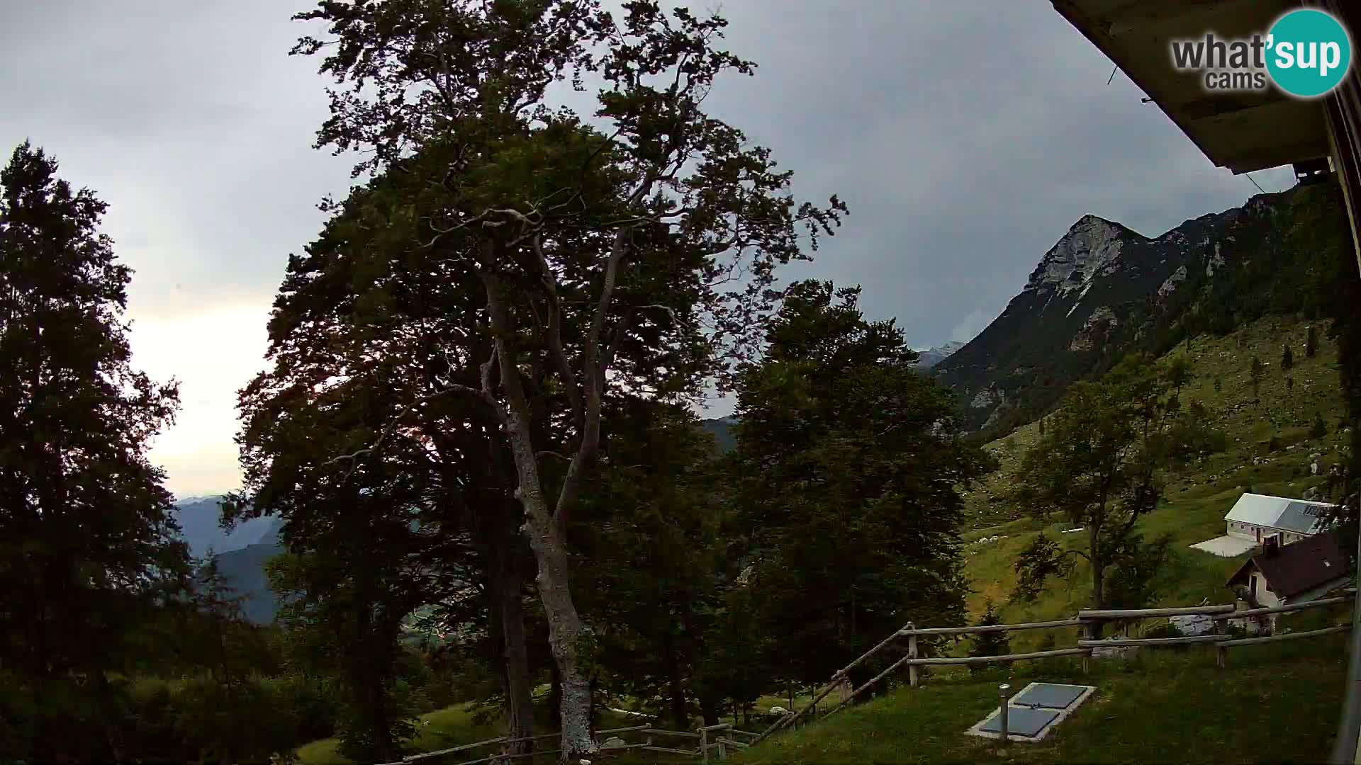 Planina Razor Mountain Hut live cam (1315) | view to Tolminski Migovec