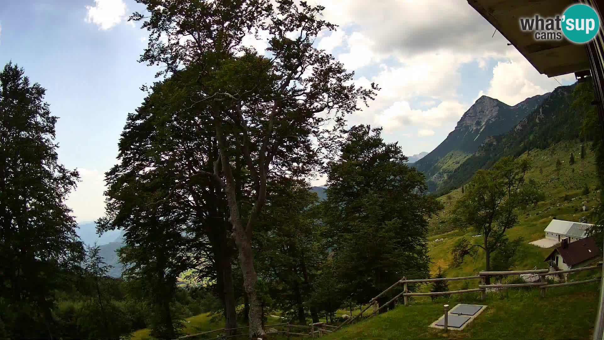 Planina Razor Mountain Hut live cam (1315) | view to Tolminski Migovec