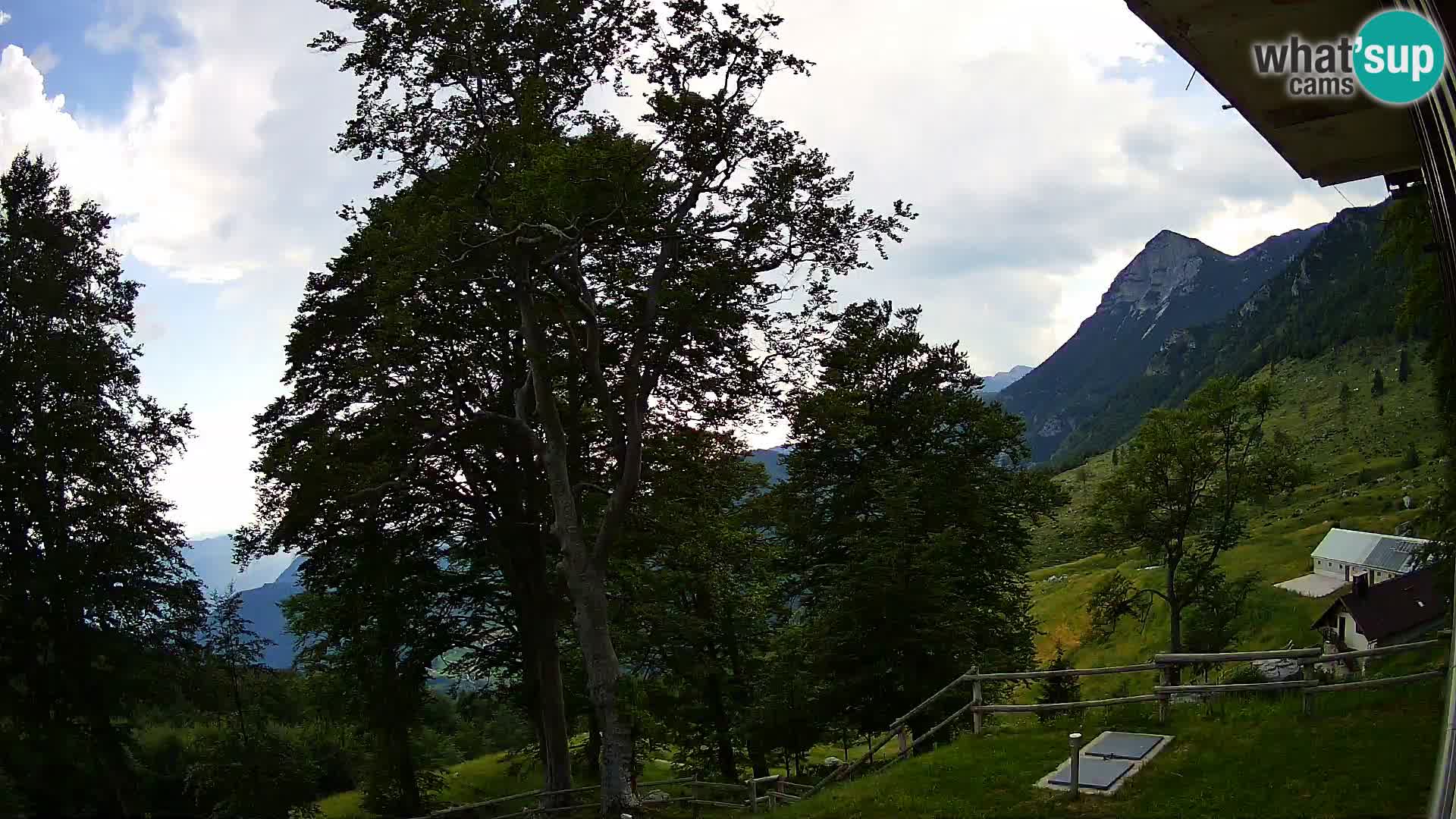 Planina Razor Mountain Hut live cam (1315) | view to Tolminski Migovec