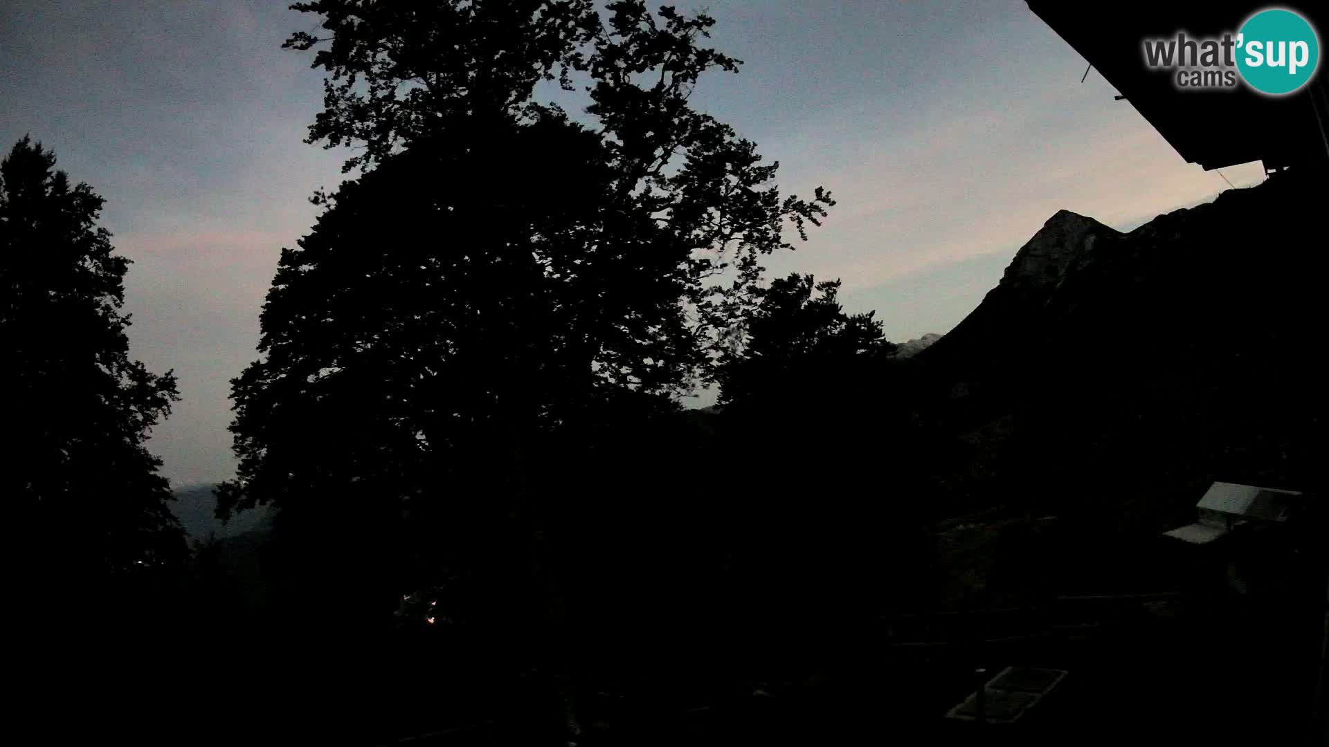 Planina Razor Mountain Hut live cam (1315) | view to Tolminski Migovec