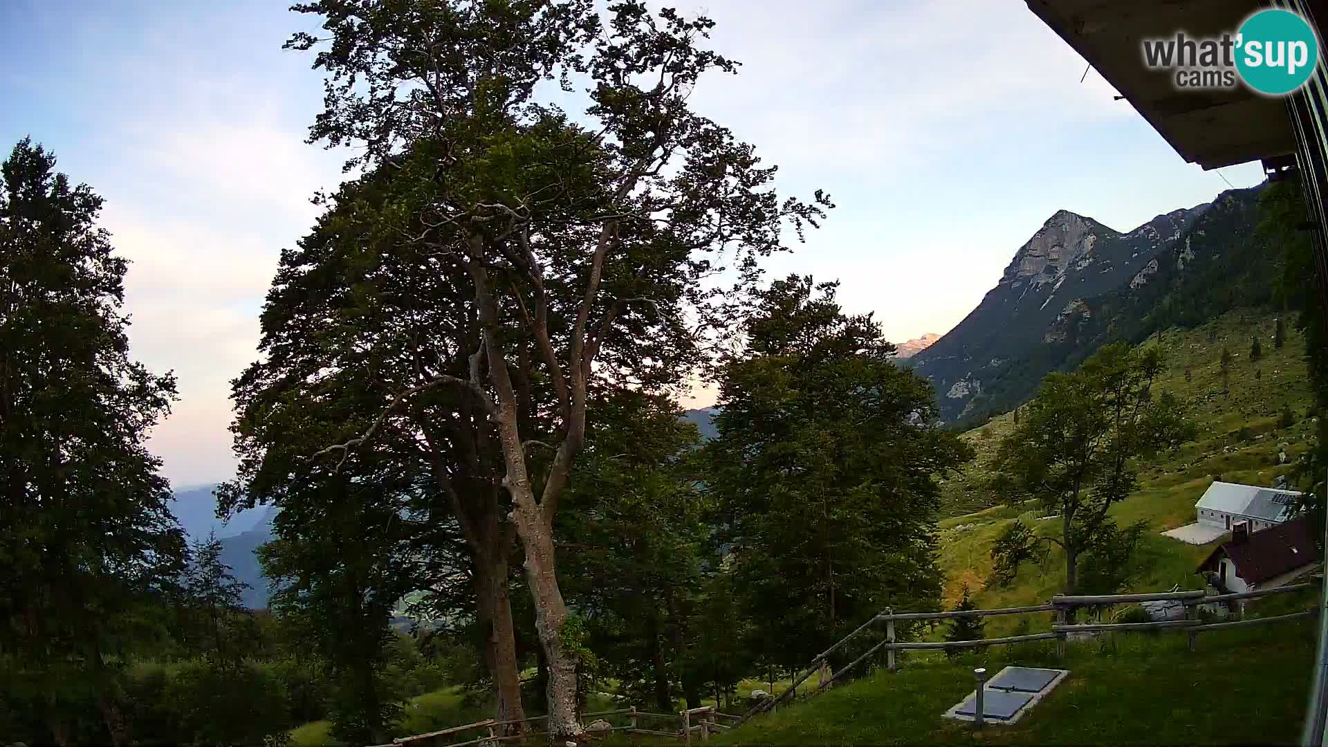 Refuge de la montagne Planina Razor caméra en direct (1315) | vue sur Tolminski Migovec