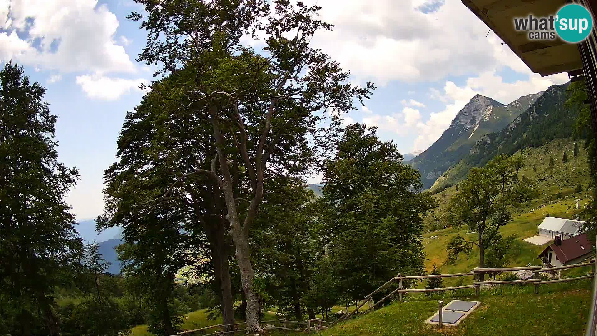 Refuge de la montagne Planina Razor caméra en direct (1315) | vue sur Tolminski Migovec