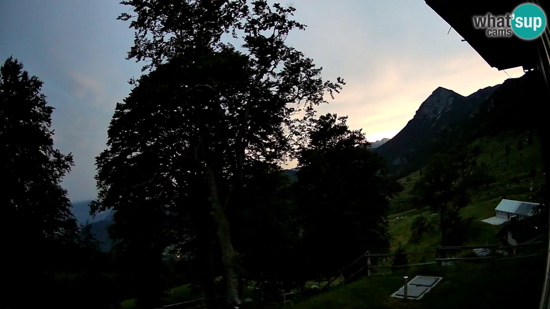 Refuge de la montagne Planina Razor caméra en direct (1315) | vue sur Tolminski Migovec