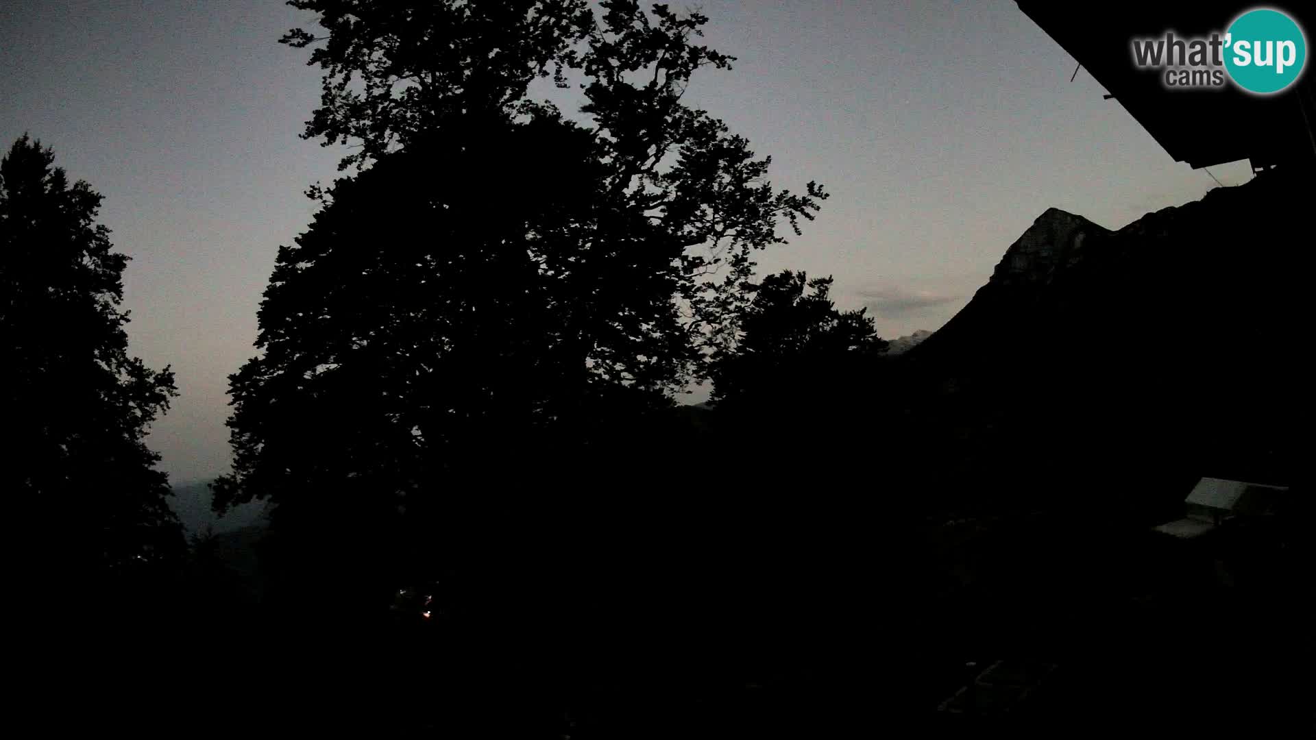 Baita di montagna Planina Razor webcam (1315) | vista su Tolminski Migovec
