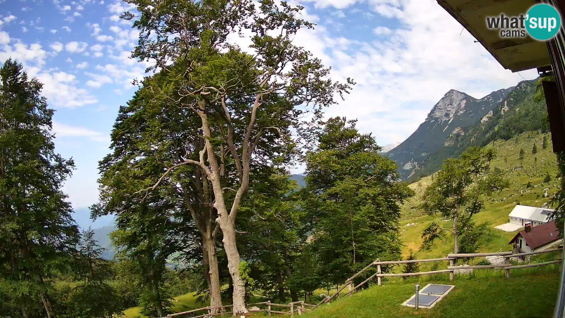 Refuge de la montagne Planina Razor caméra en direct (1315) | vue sur Tolminski Migovec