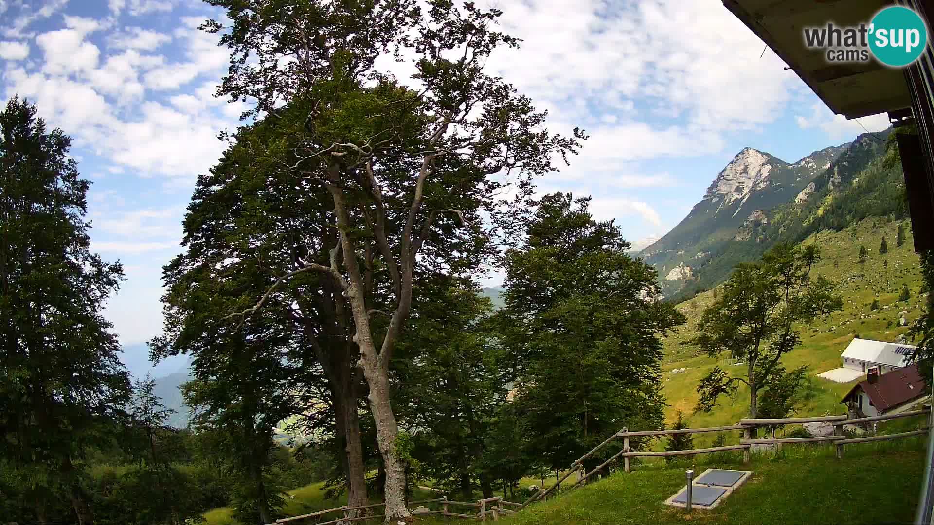 Refuge de la montagne Planina Razor caméra en direct (1315) | vue sur Tolminski Migovec