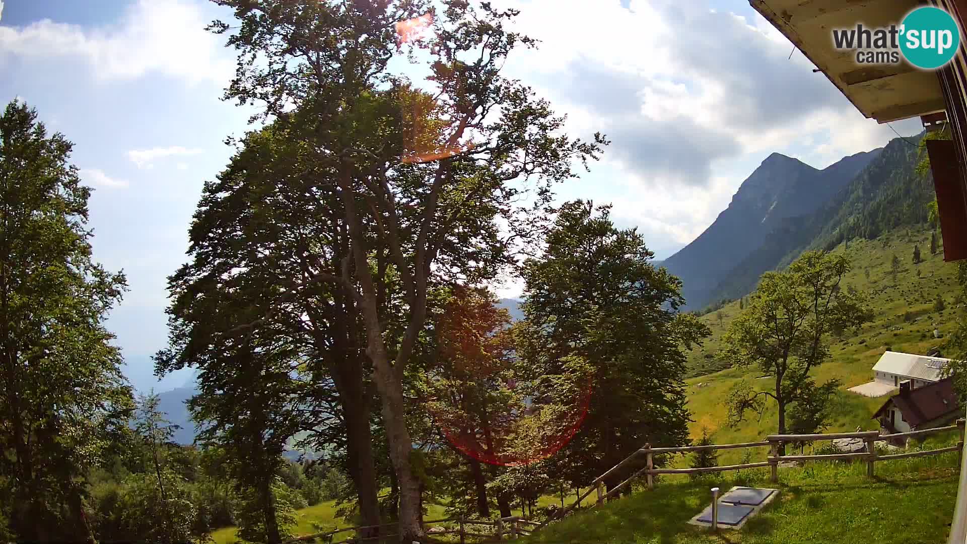 Planina Razor Mountain Hut live cam (1315) | view to Tolminski Migovec