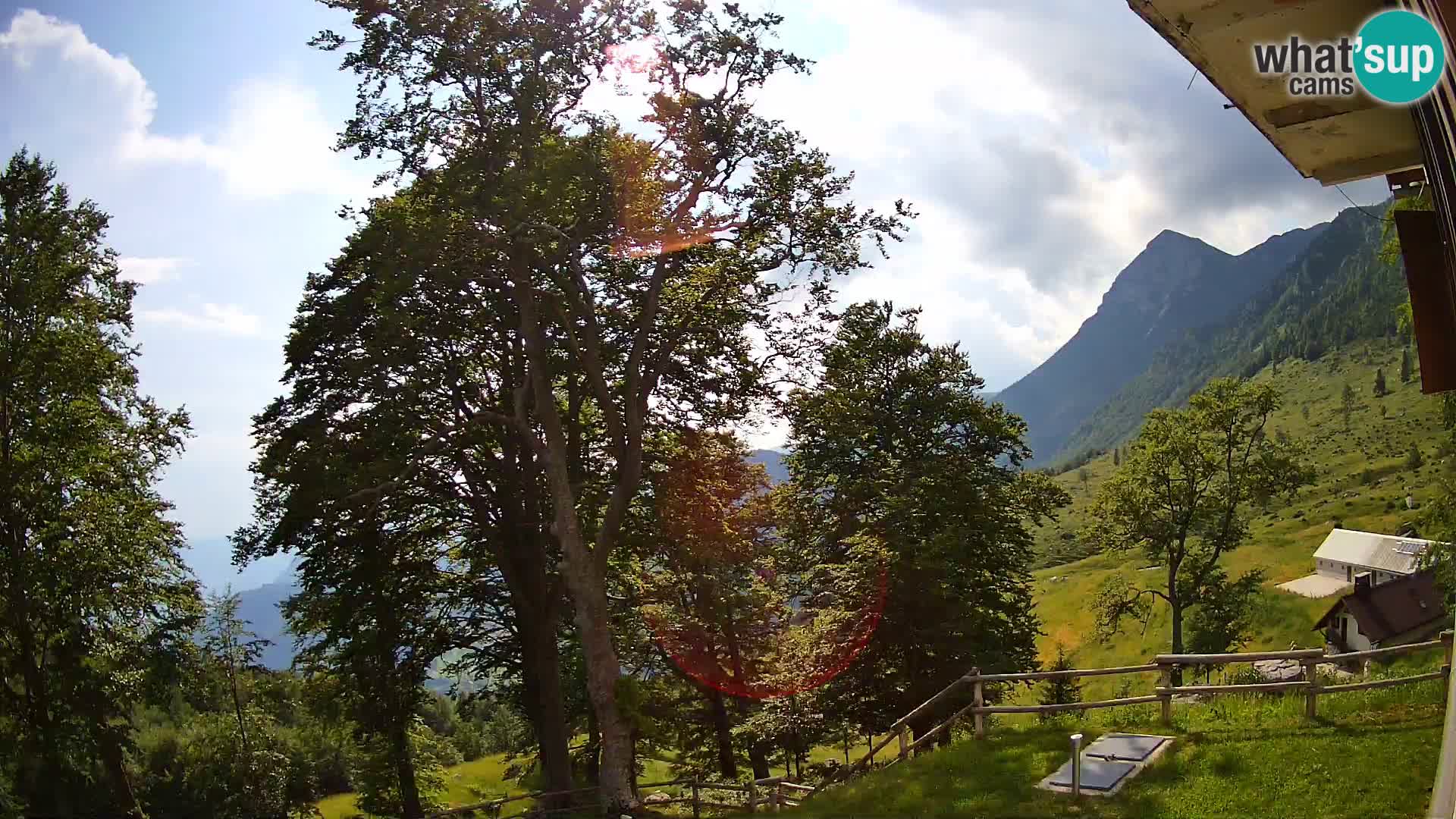 Refuge de la montagne Planina Razor caméra en direct (1315) | vue sur Tolminski Migovec