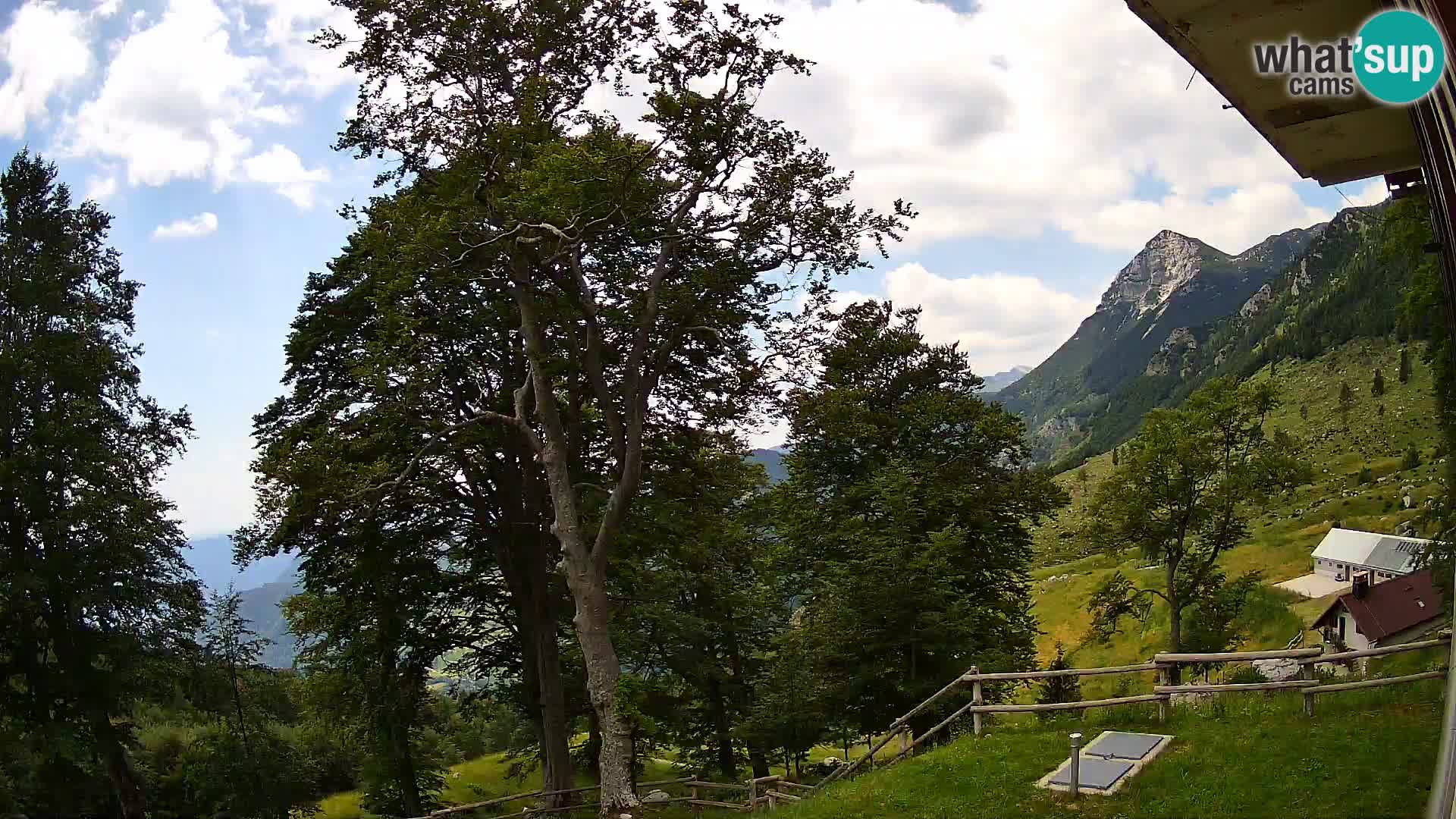 Planina Razor Mountain Hut live cam (1315) | view to Tolminski Migovec