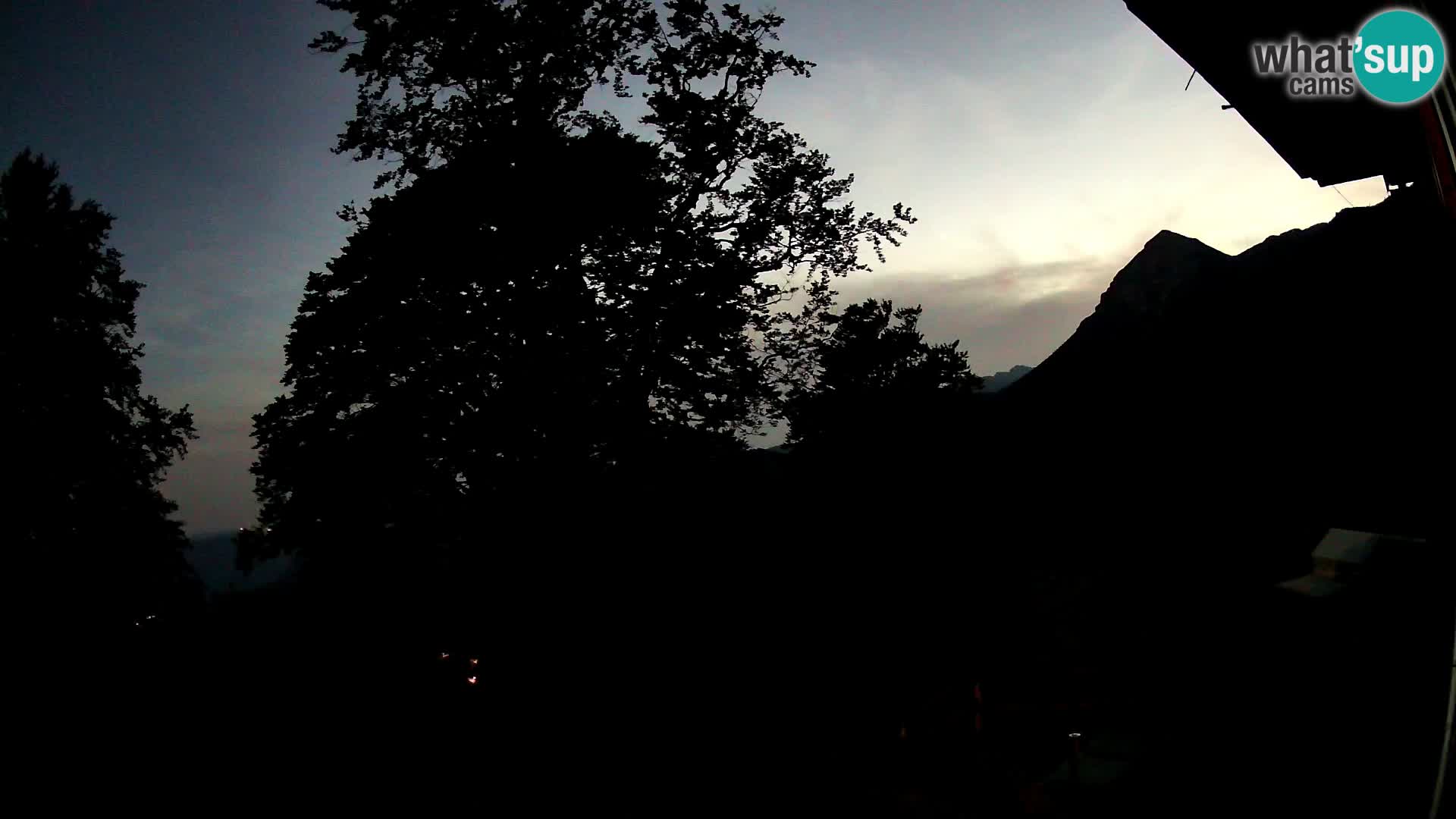 Planina Razor Bergütte Webcam (1315) | Blick auf Tolminski Migovec