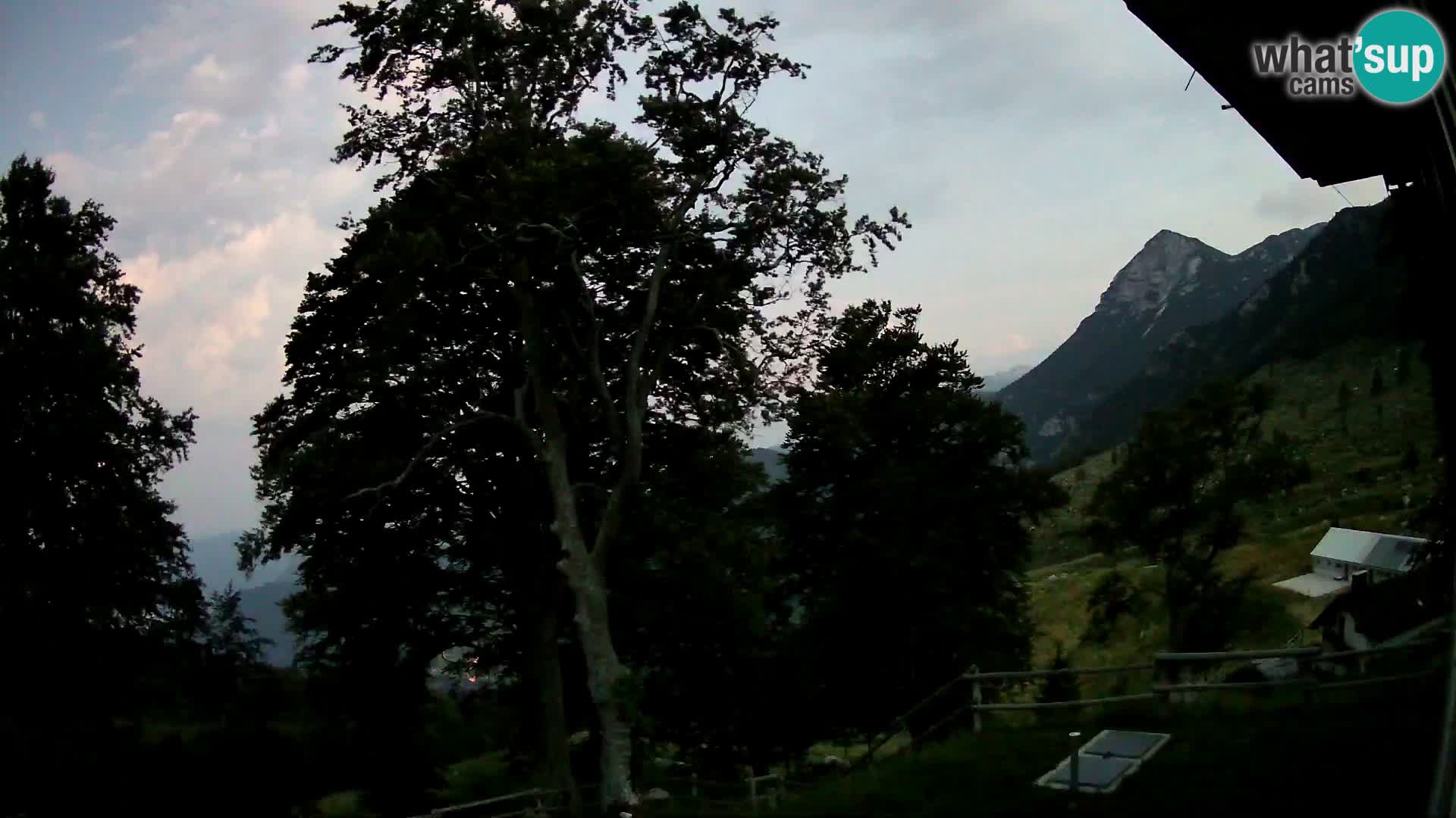 Planina Razor Mountain Hut live cam (1315) | view to Tolminski Migovec