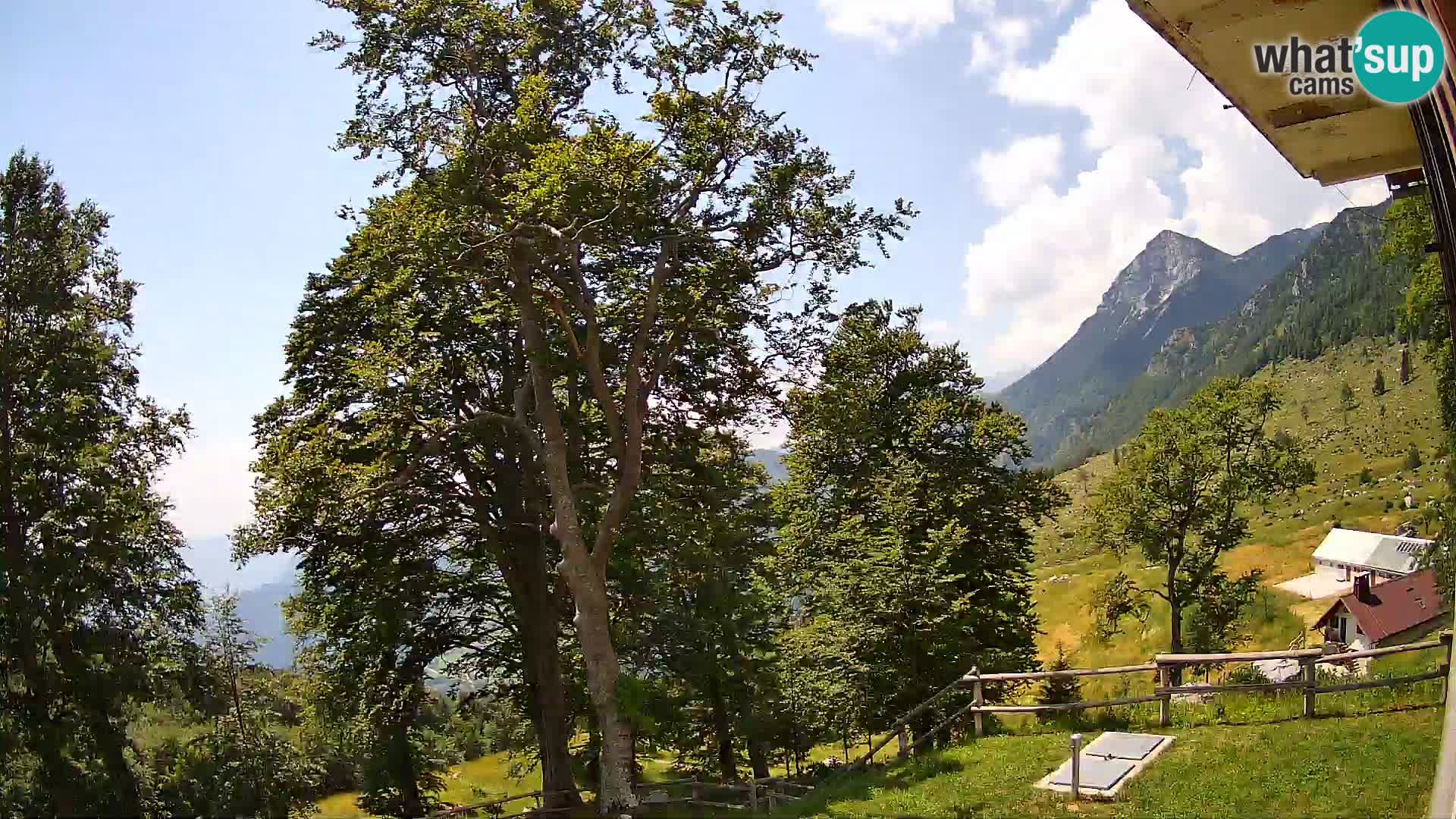 Planinarski dom na planini Razor (1315) | Pogled na Tolminski Migovec
