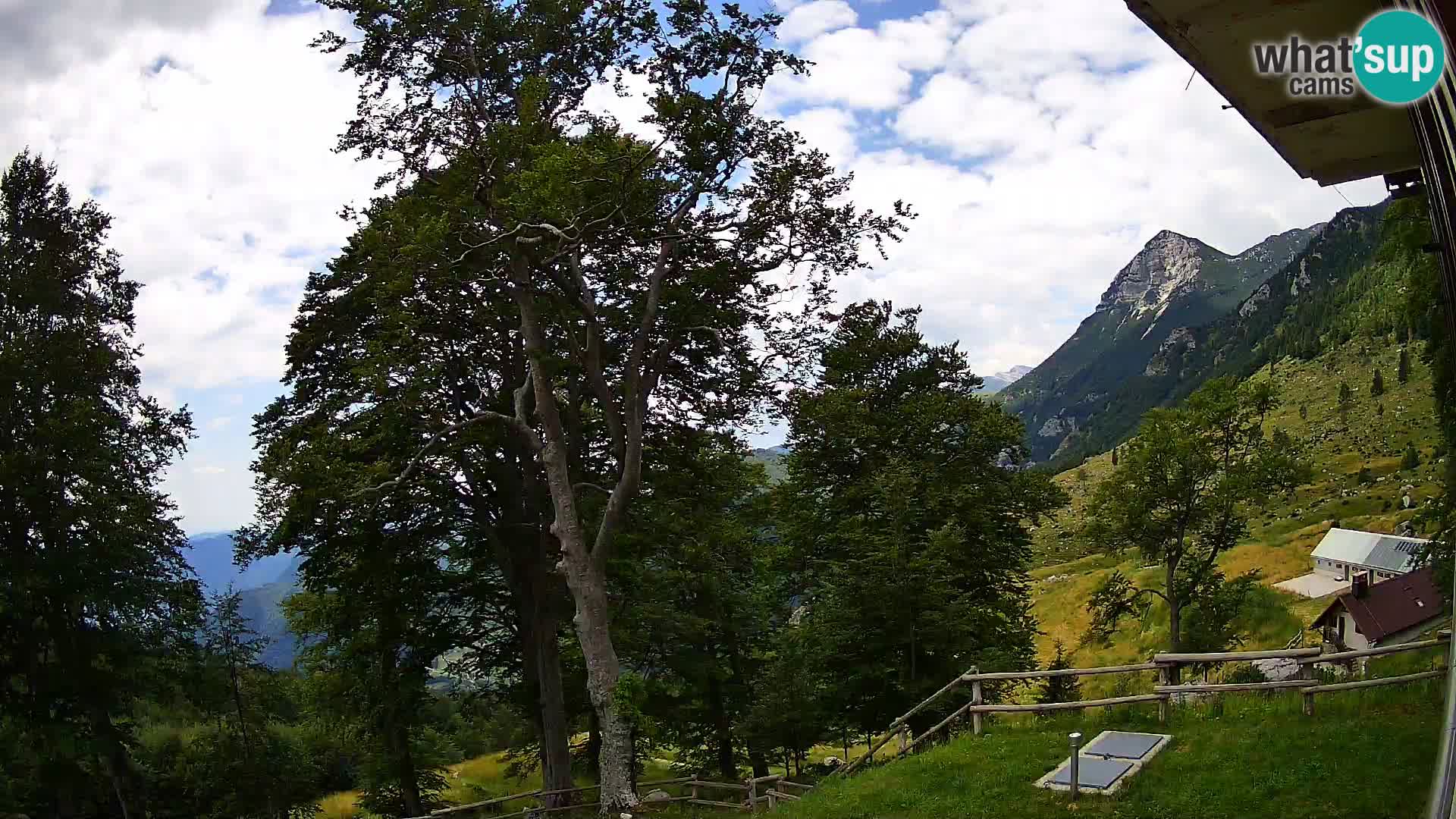 Planina Razor Mountain Hut live cam (1315) | view to Tolminski Migovec