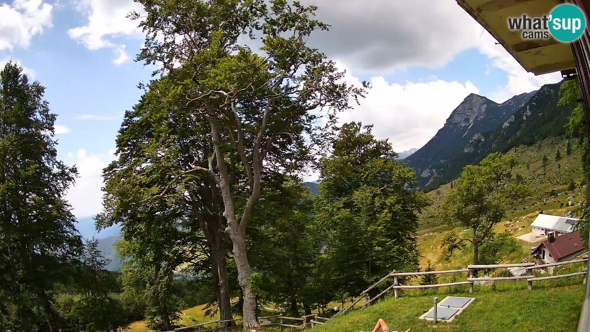 Planina Razor Bergütte Webcam (1315) | Blick auf Tolminski Migovec