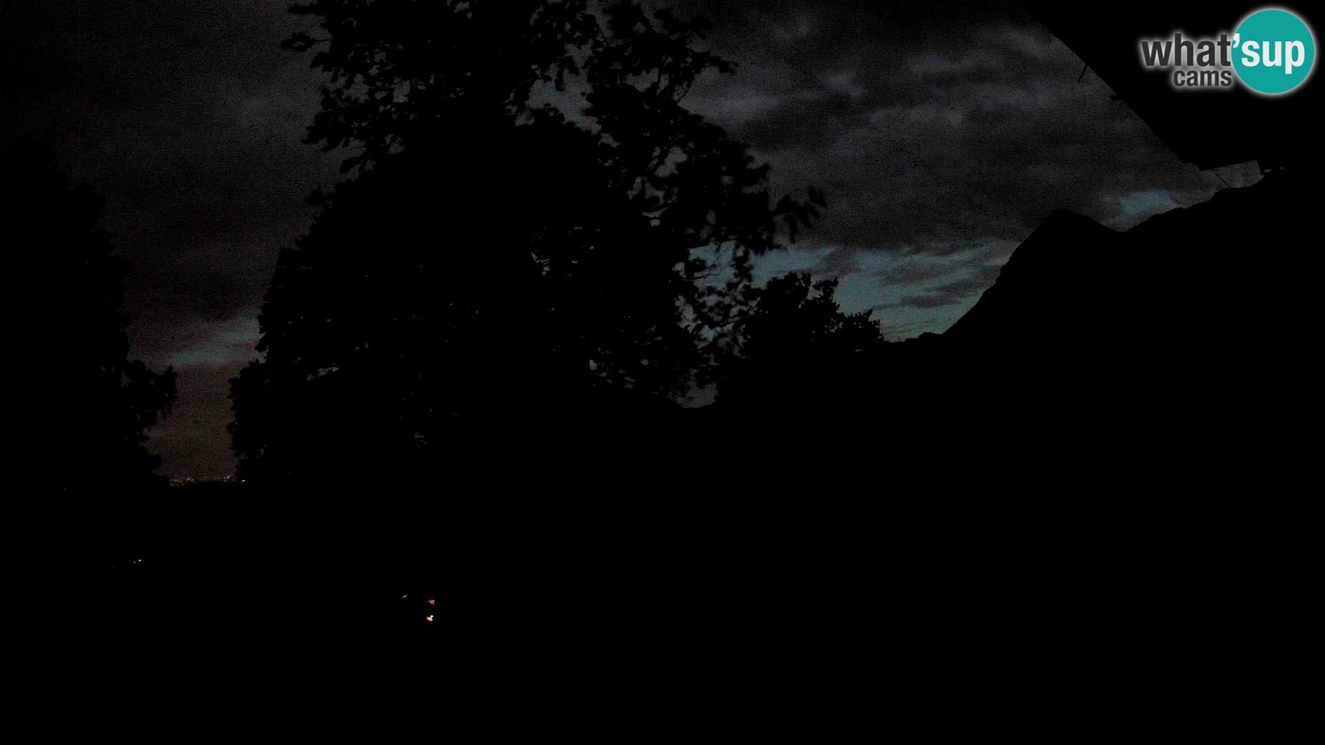 Planina Razor Mountain Hut live cam (1315) | view to Tolminski Migovec