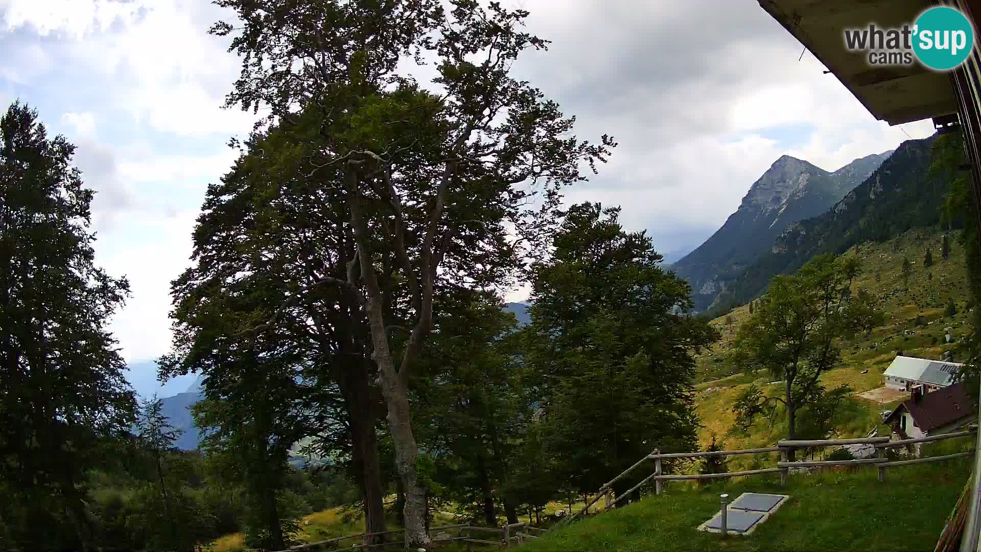 Planina Razor Mountain Hut live cam (1315) | view to Tolminski Migovec