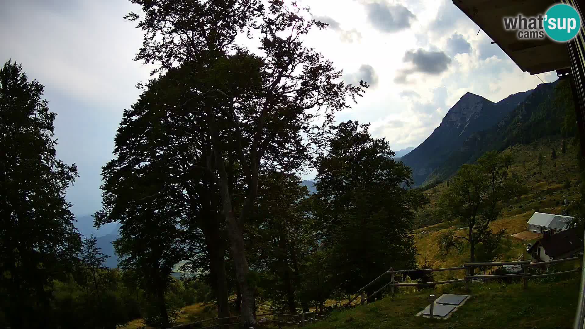 Planina Razor Mountain Hut live cam (1315) | view to Tolminski Migovec