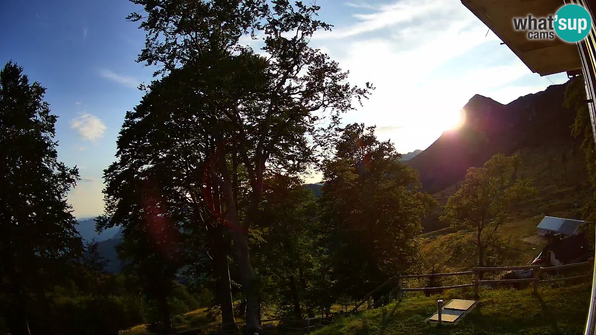 Refuge de la montagne Planina Razor caméra en direct (1315) | vue sur Tolminski Migovec