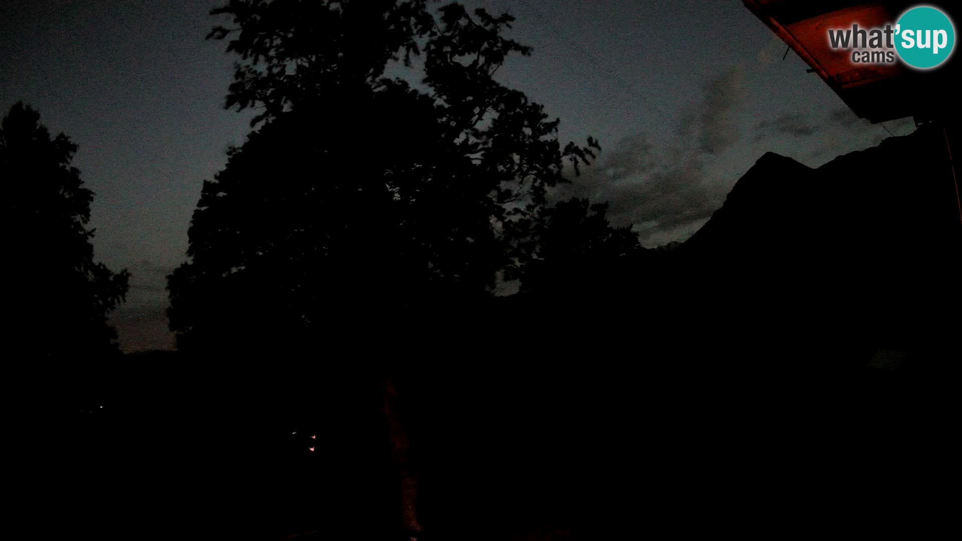 Planina Razor Mountain Hut live cam (1315) | view to Tolminski Migovec