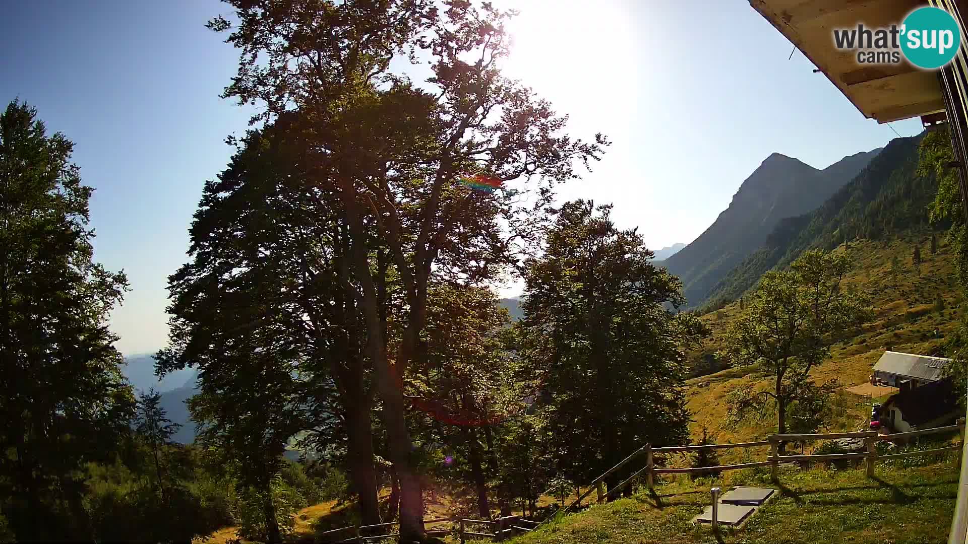 Planina Razor Mountain Hut live cam (1315) | view to Tolminski Migovec