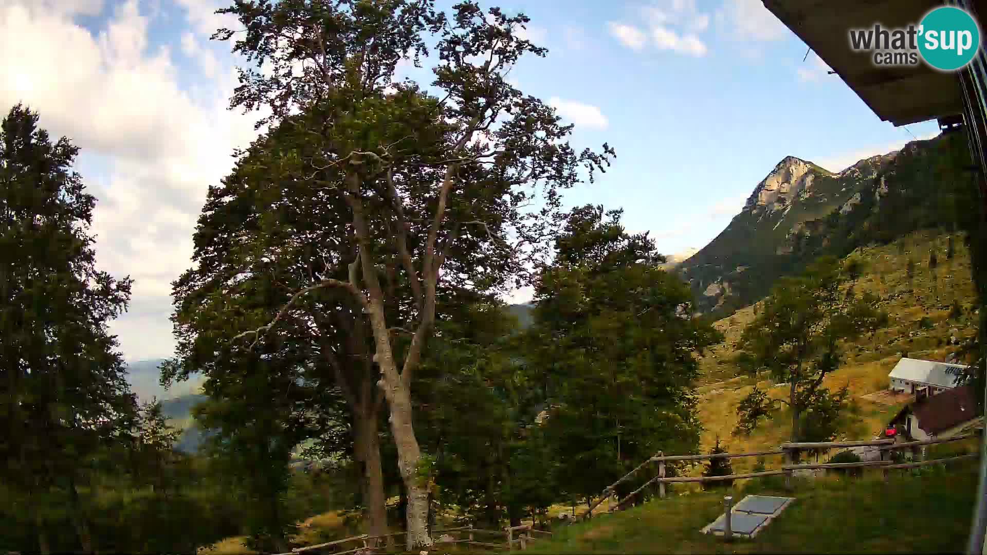 Planina Razor Mountain Hut live cam (1315) | view to Tolminski Migovec
