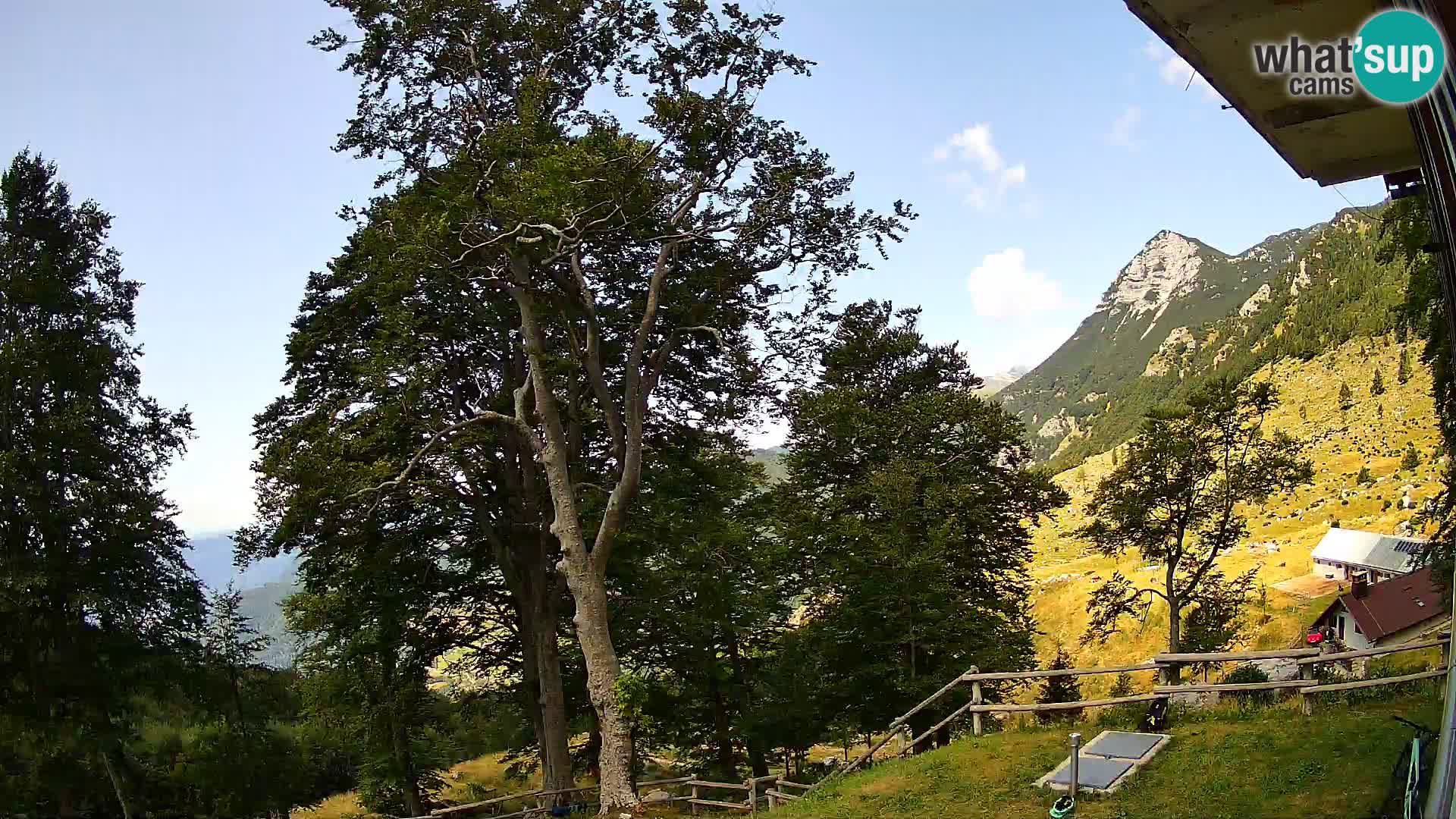 Planina Razor Mountain Hut live cam (1315) | view to Tolminski Migovec