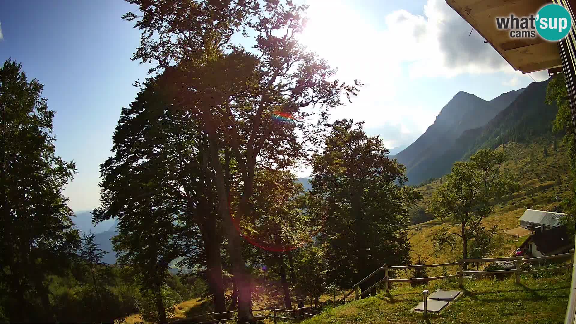 Planina Razor Mountain Hut live cam (1315) | view to Tolminski Migovec