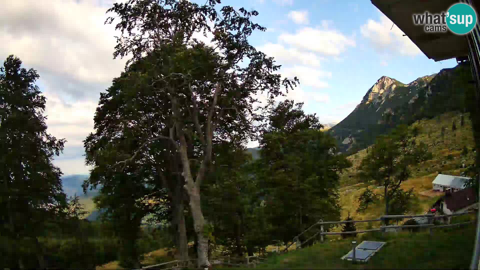 Refuge de la montagne Planina Razor caméra en direct (1315) | vue sur Tolminski Migovec