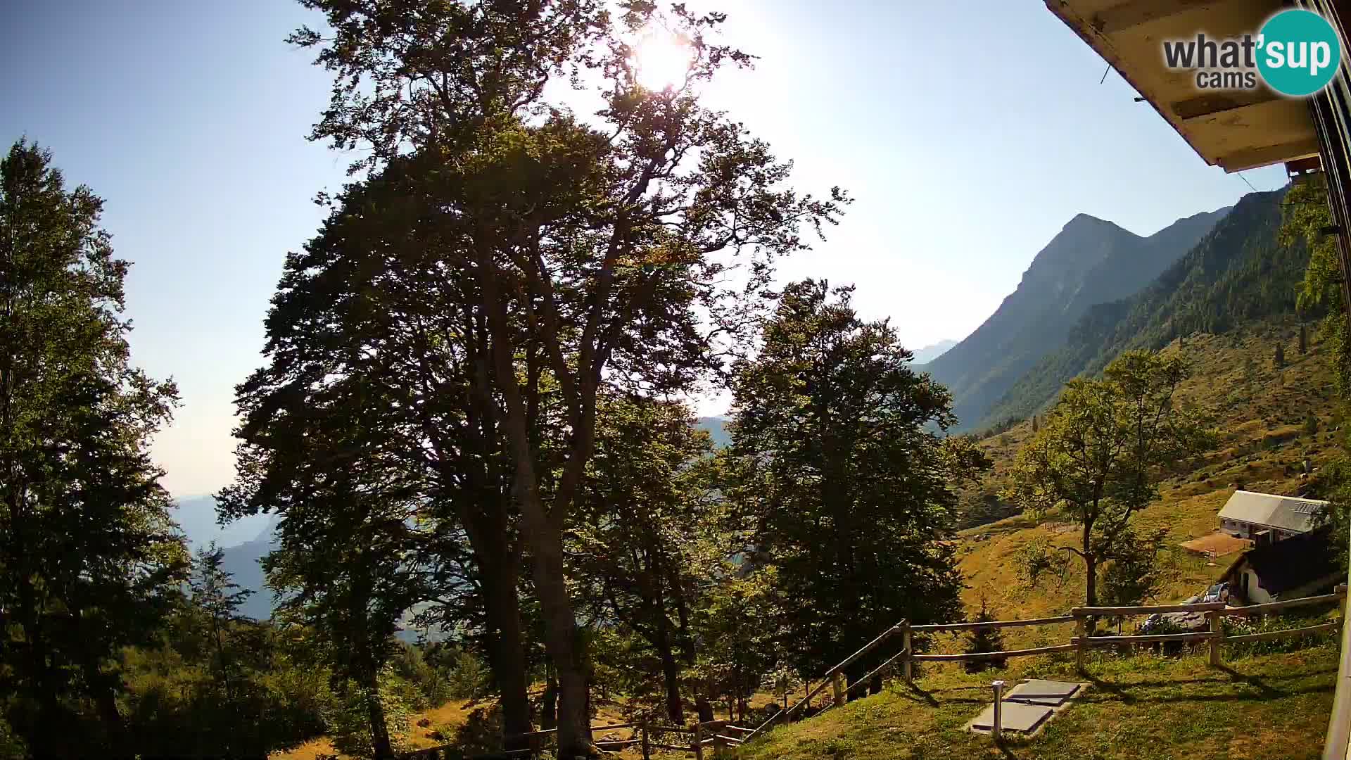 Planina Razor Mountain Hut live cam (1315) | view to Tolminski Migovec