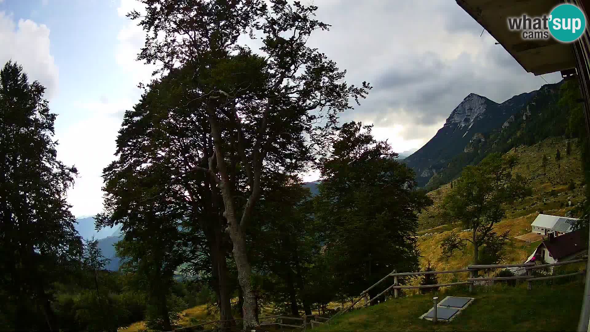 Planina Razor Mountain Hut live cam (1315) | view to Tolminski Migovec
