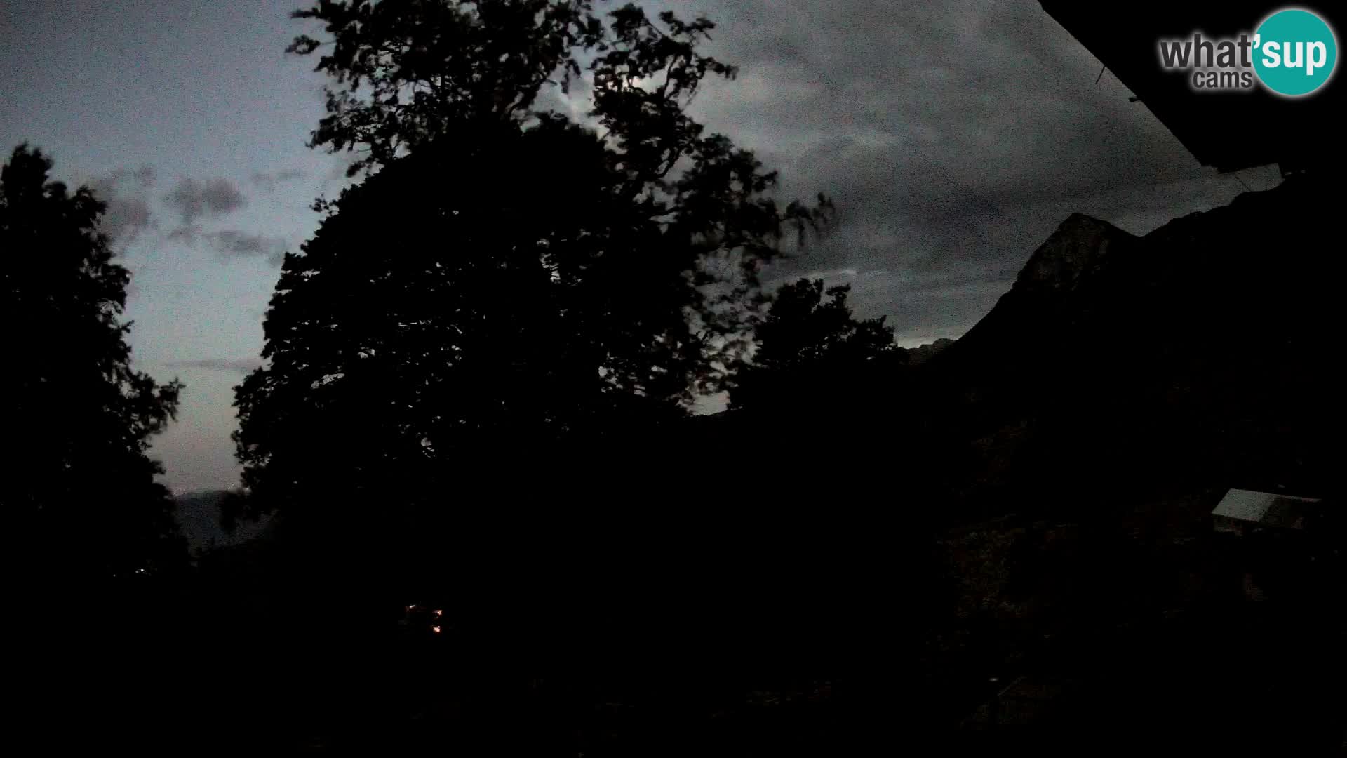 Baita di montagna Planina Razor webcam (1315) | vista su Tolminski Migovec