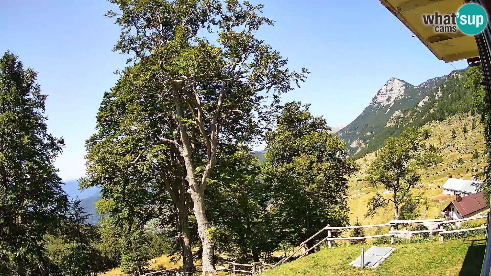 Refuge de la montagne Planina Razor caméra en direct (1315) | vue sur Tolminski Migovec