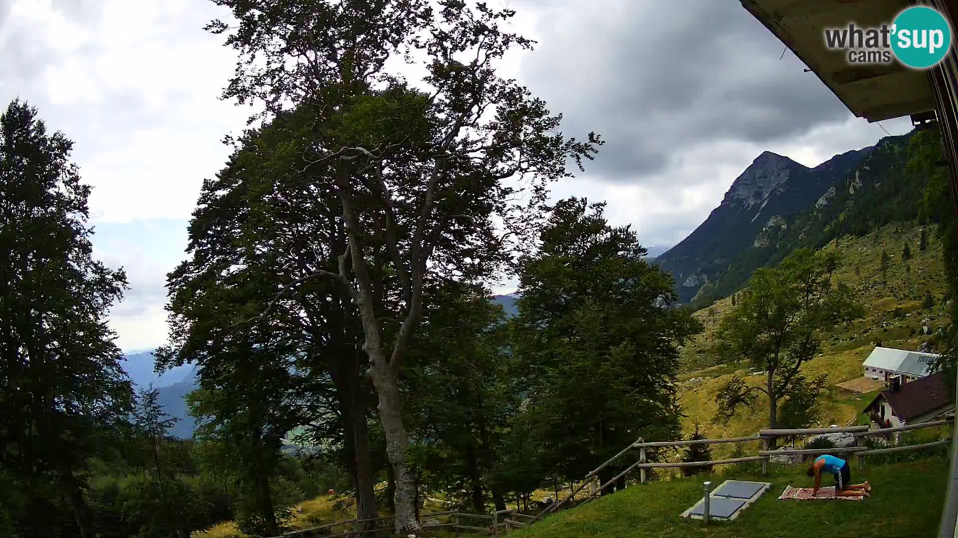 Refuge de la montagne Planina Razor caméra en direct (1315) | vue sur Tolminski Migovec