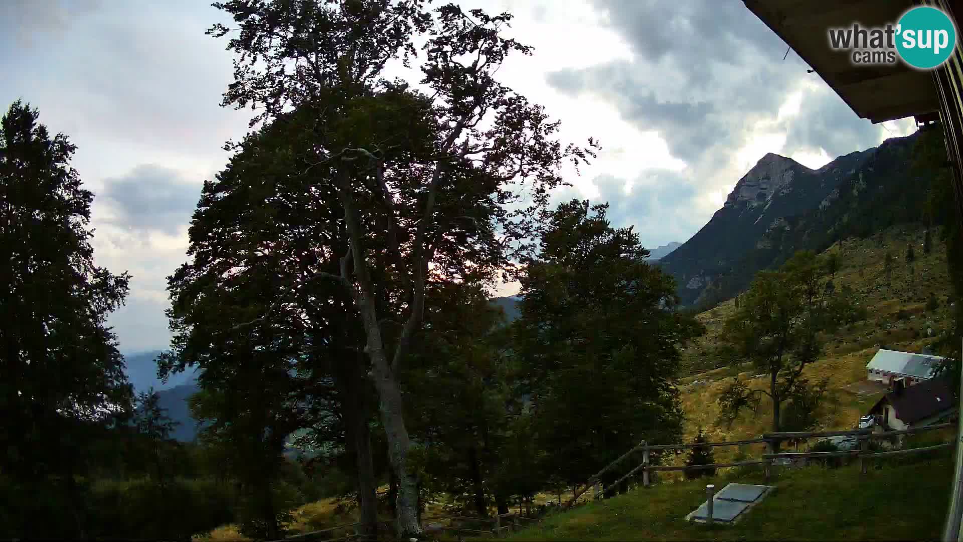 Planina Razor Mountain Hut live cam (1315) | view to Tolminski Migovec
