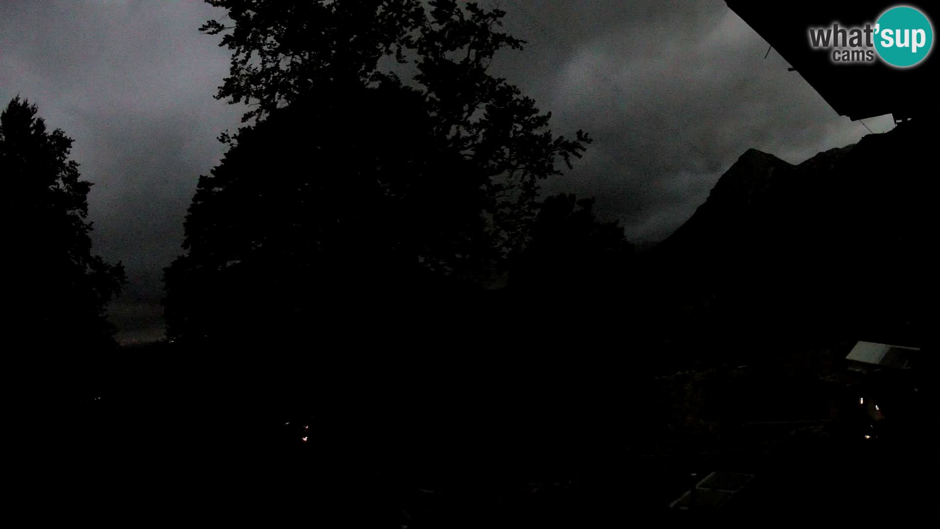 Planina Razor Bergütte Webcam (1315) | Blick auf Tolminski Migovec
