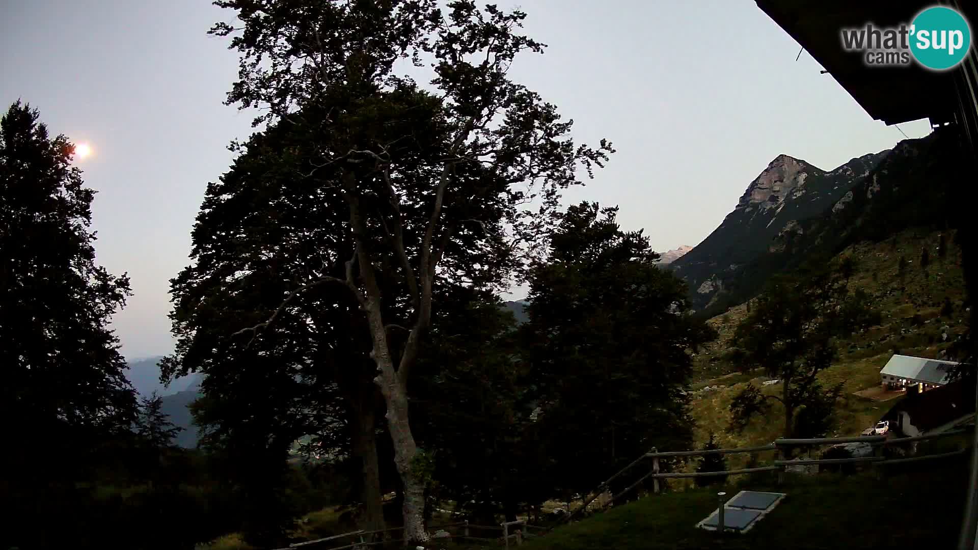 Refuge de la montagne Planina Razor caméra en direct (1315) | vue sur Tolminski Migovec