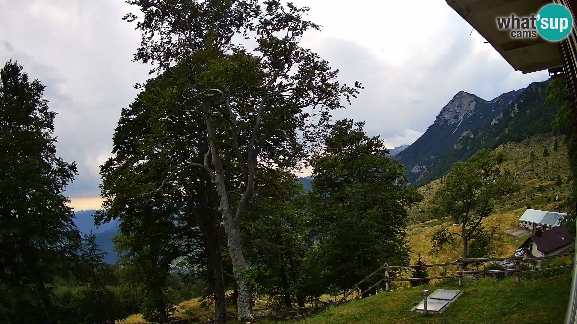 Planina Razor Mountain Hut live cam (1315) | view to Tolminski Migovec