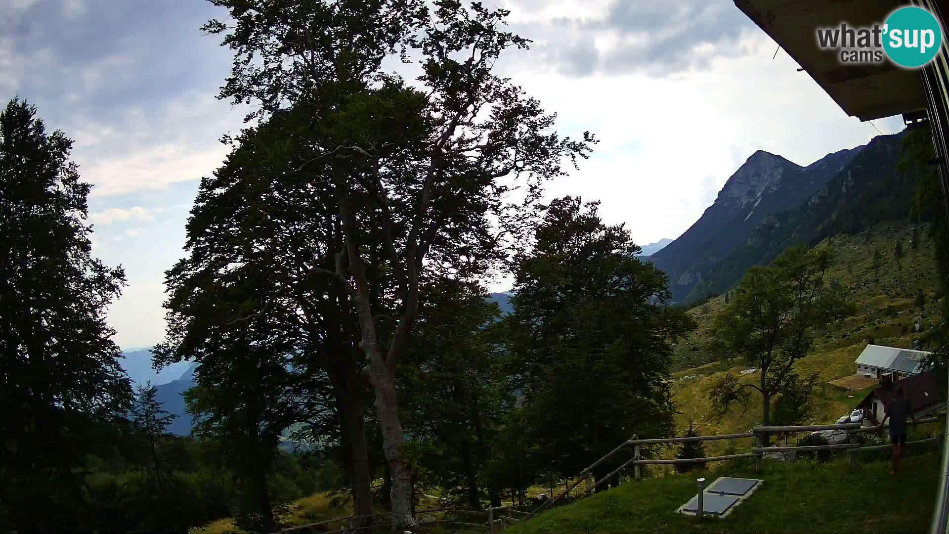 Planina Razor Bergütte Webcam (1315) | Blick auf Tolminski Migovec