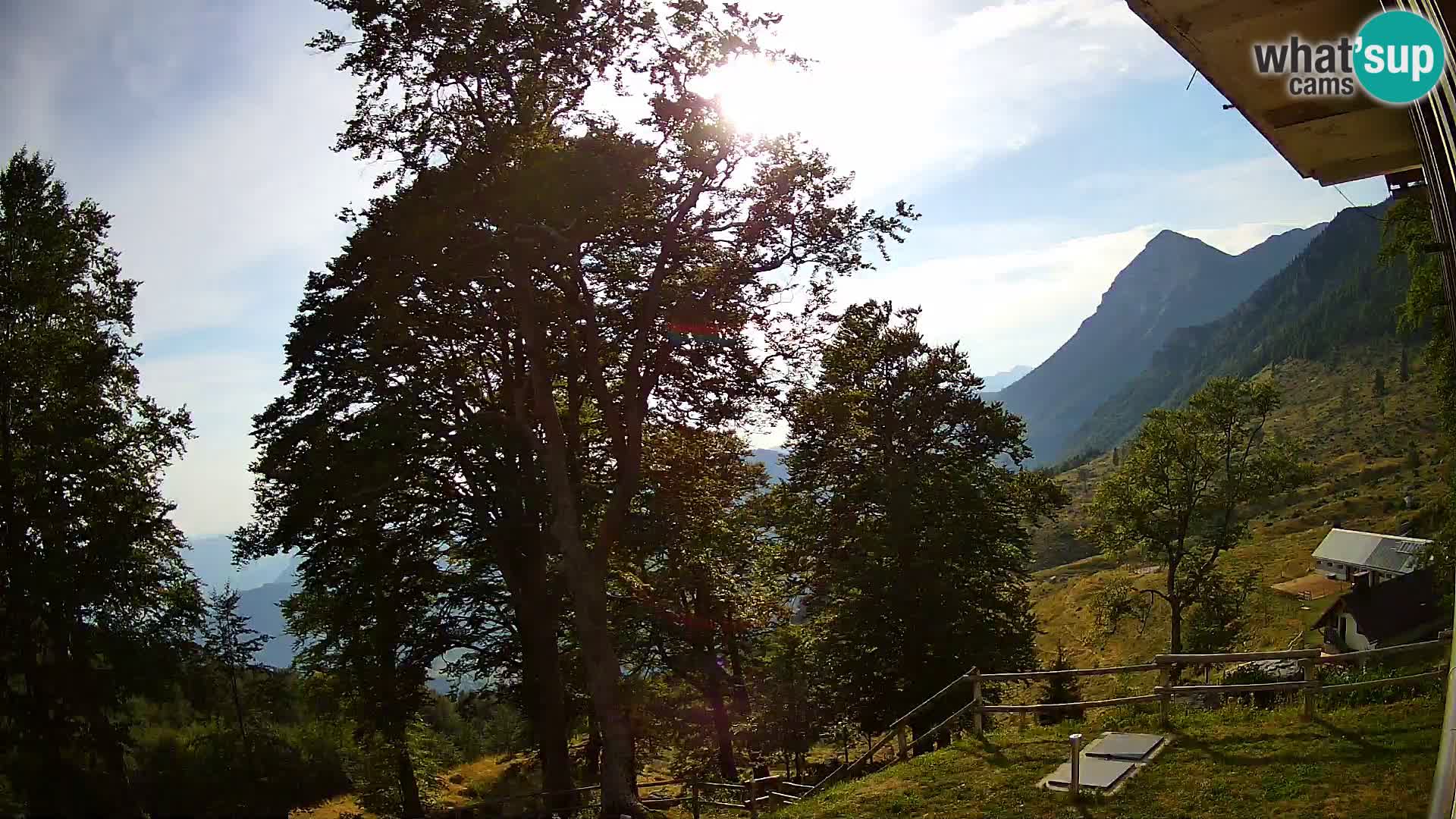 Planina Razor Mountain Hut live cam (1315) | view to Tolminski Migovec